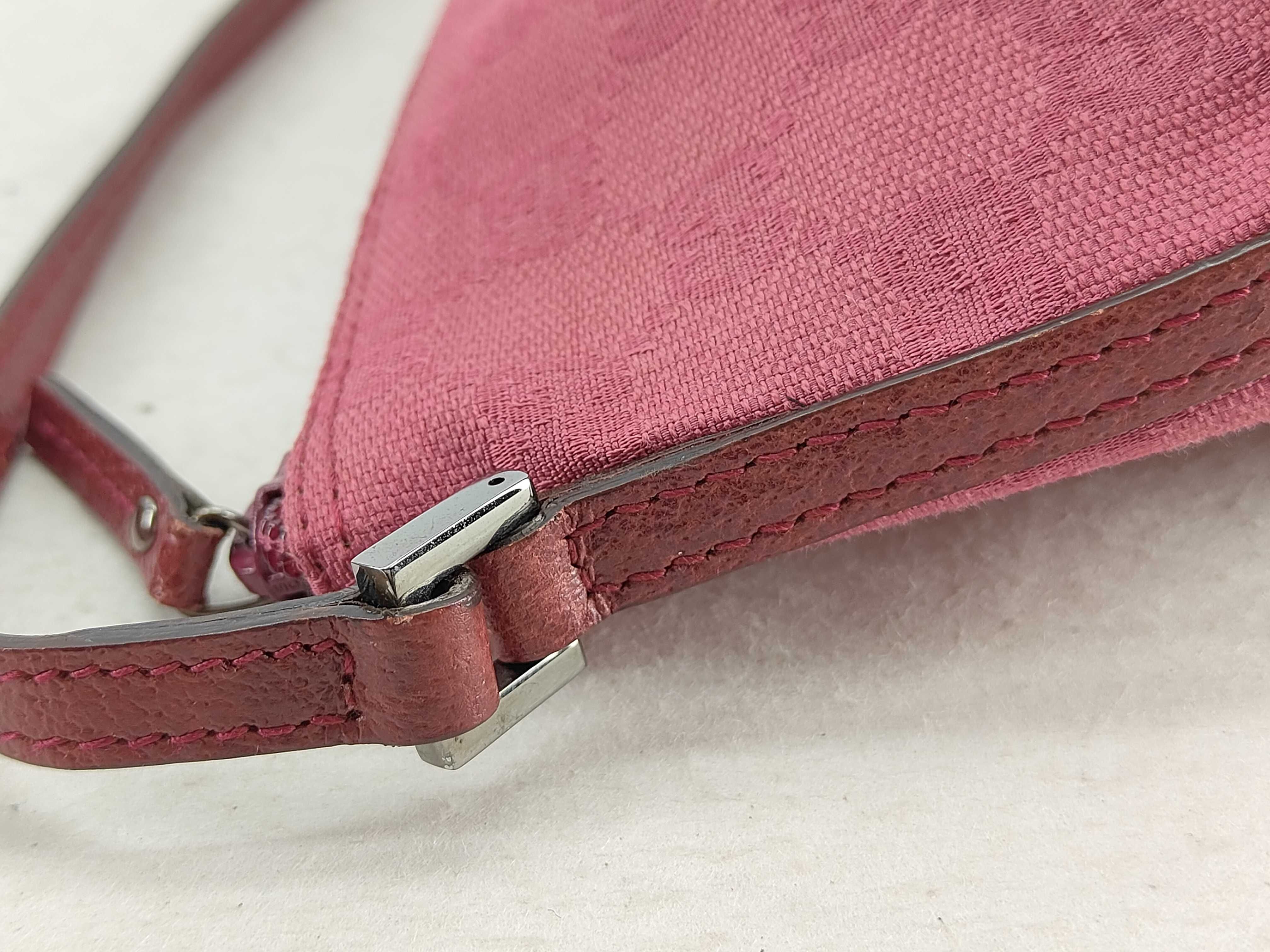GG Canvas Gucci Handbag Pouch — view 6