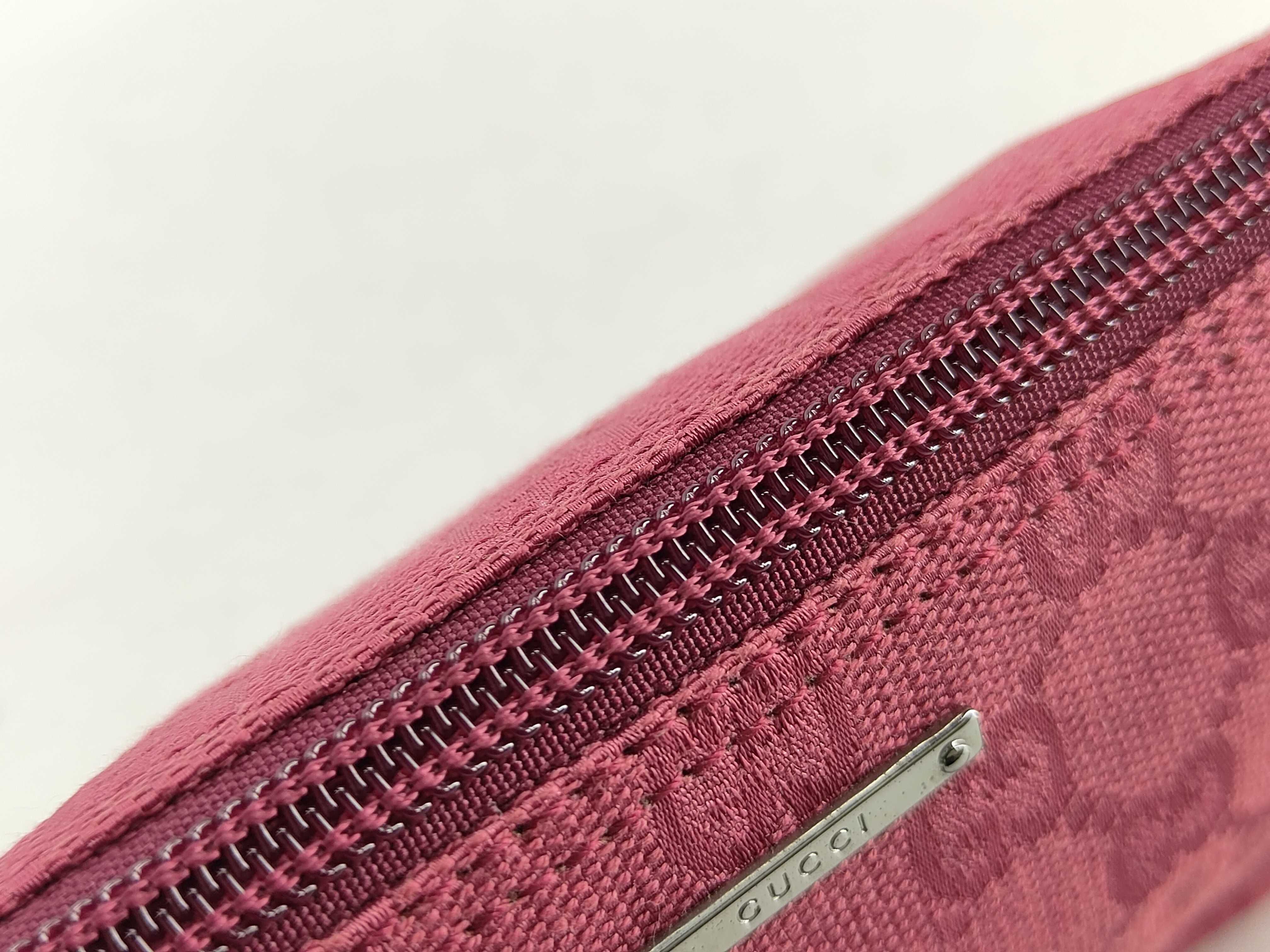 GG Canvas Gucci Handbag Pouch — view 9