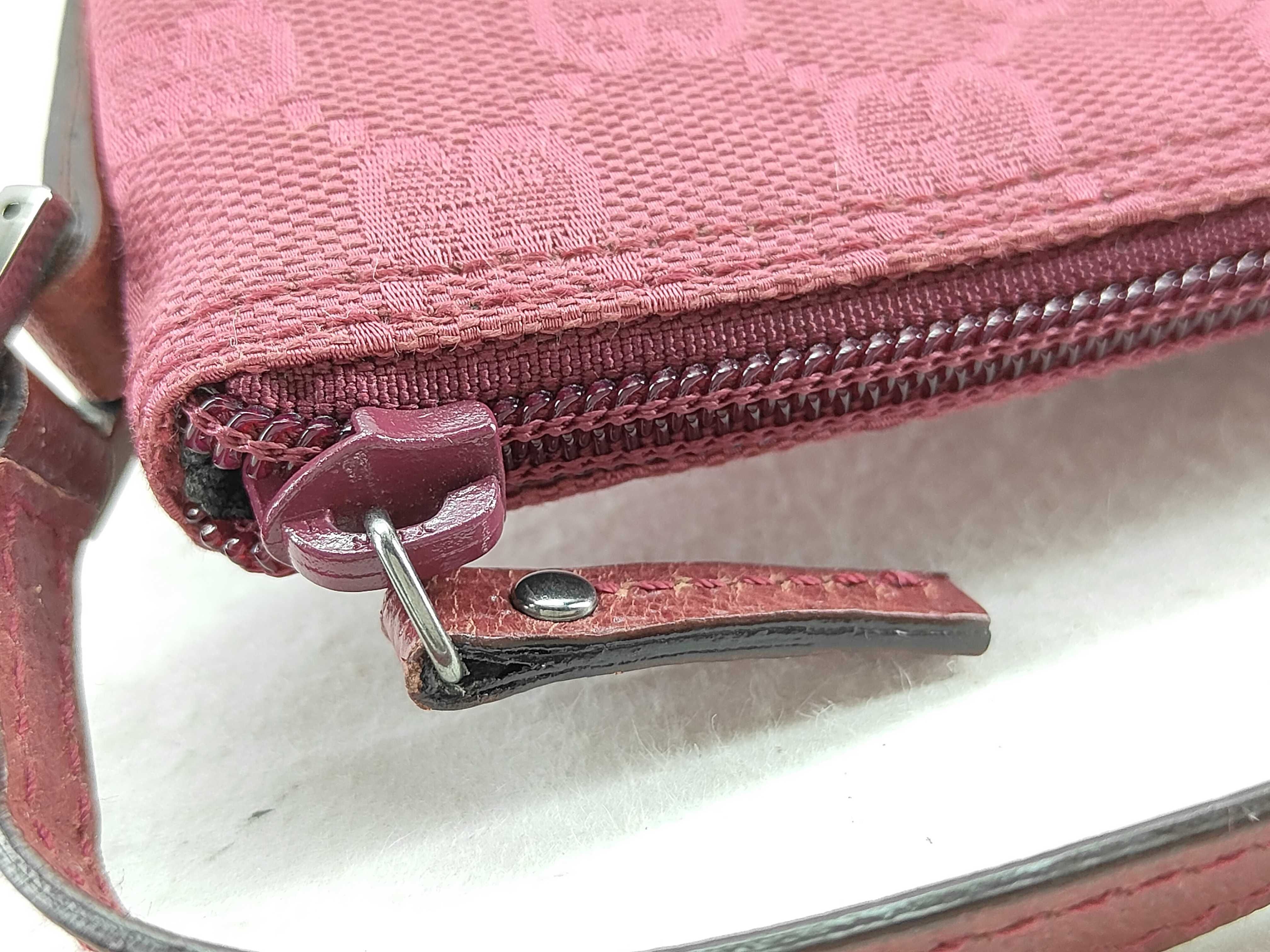 GG Canvas Gucci Handbag Pouch — view 10