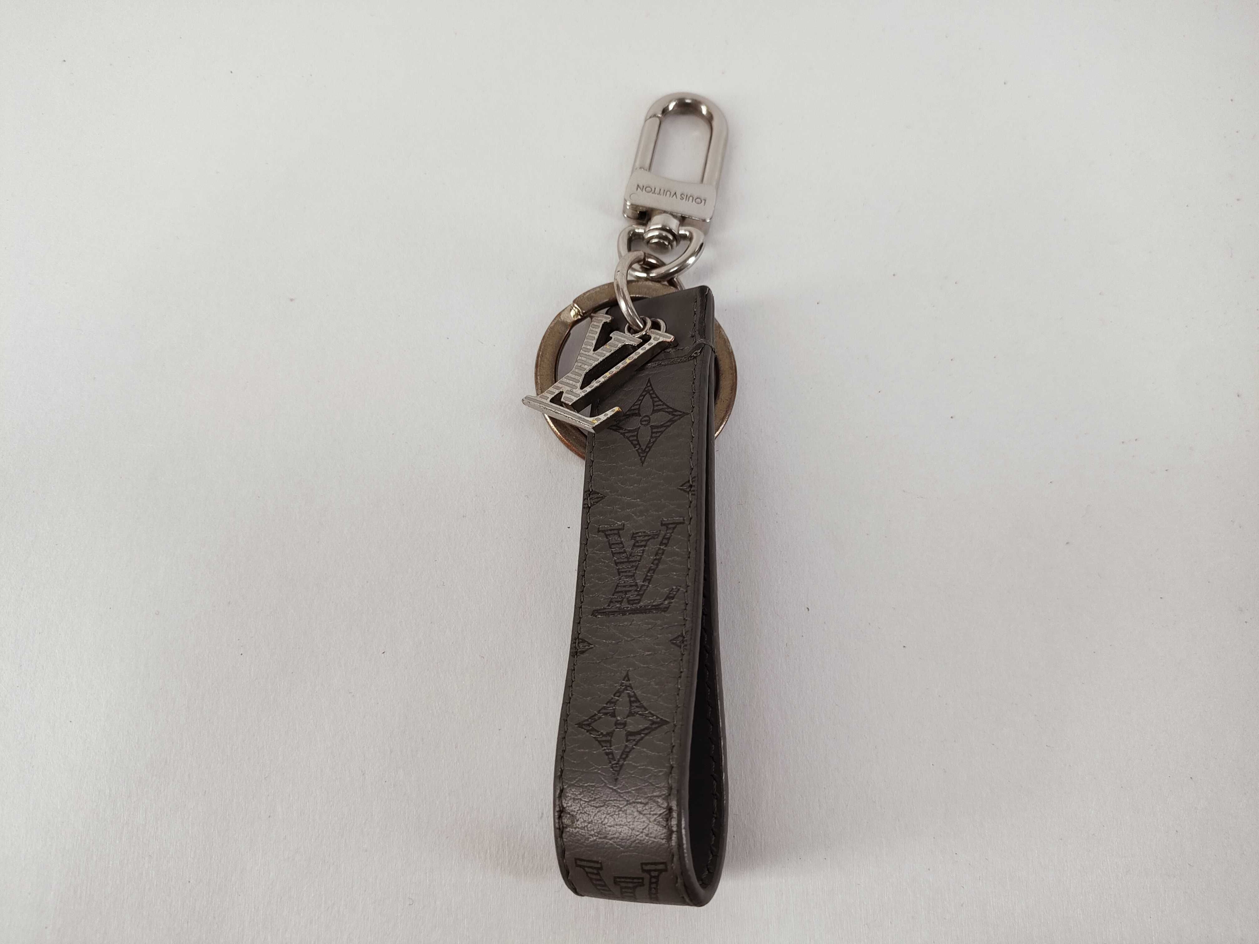 Dragonne Keychain M82373 BC4223 Charm