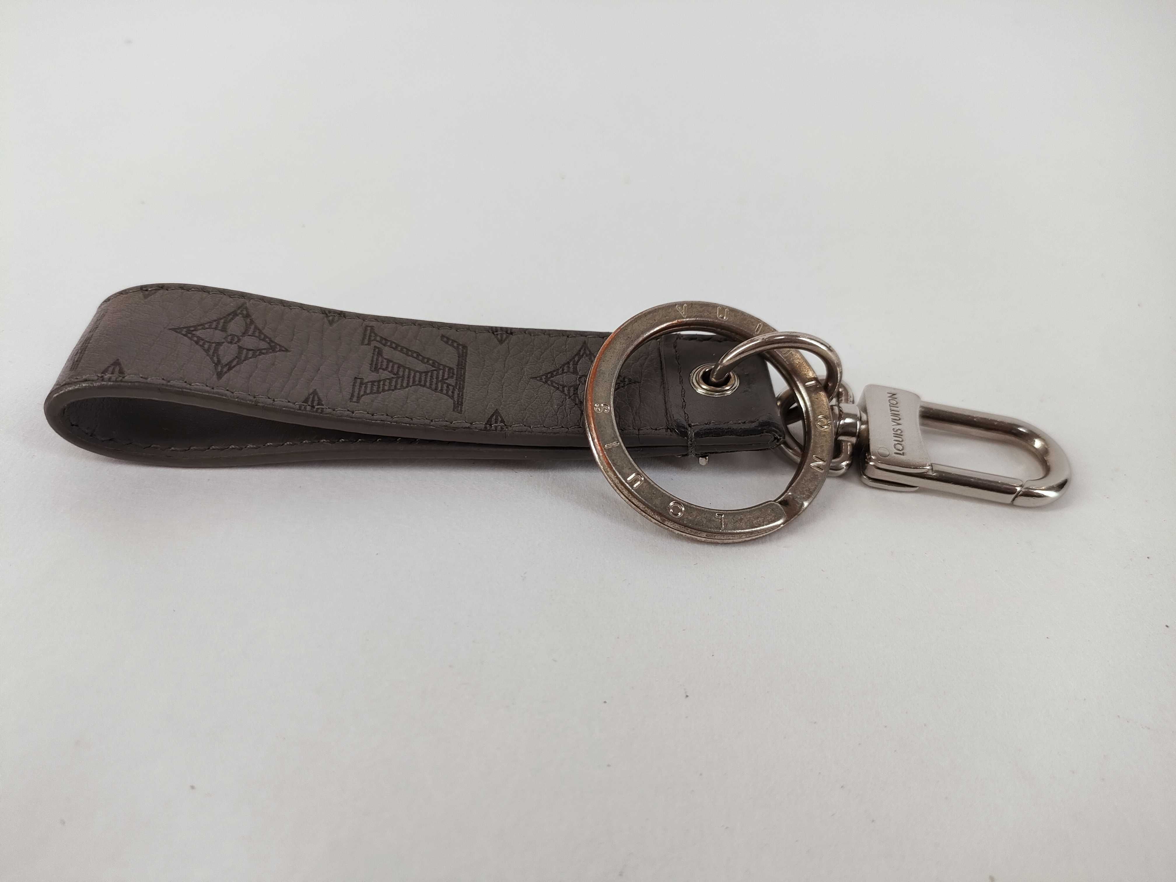 Dragonne Keychain M82373 BC4223 Charm — view 3