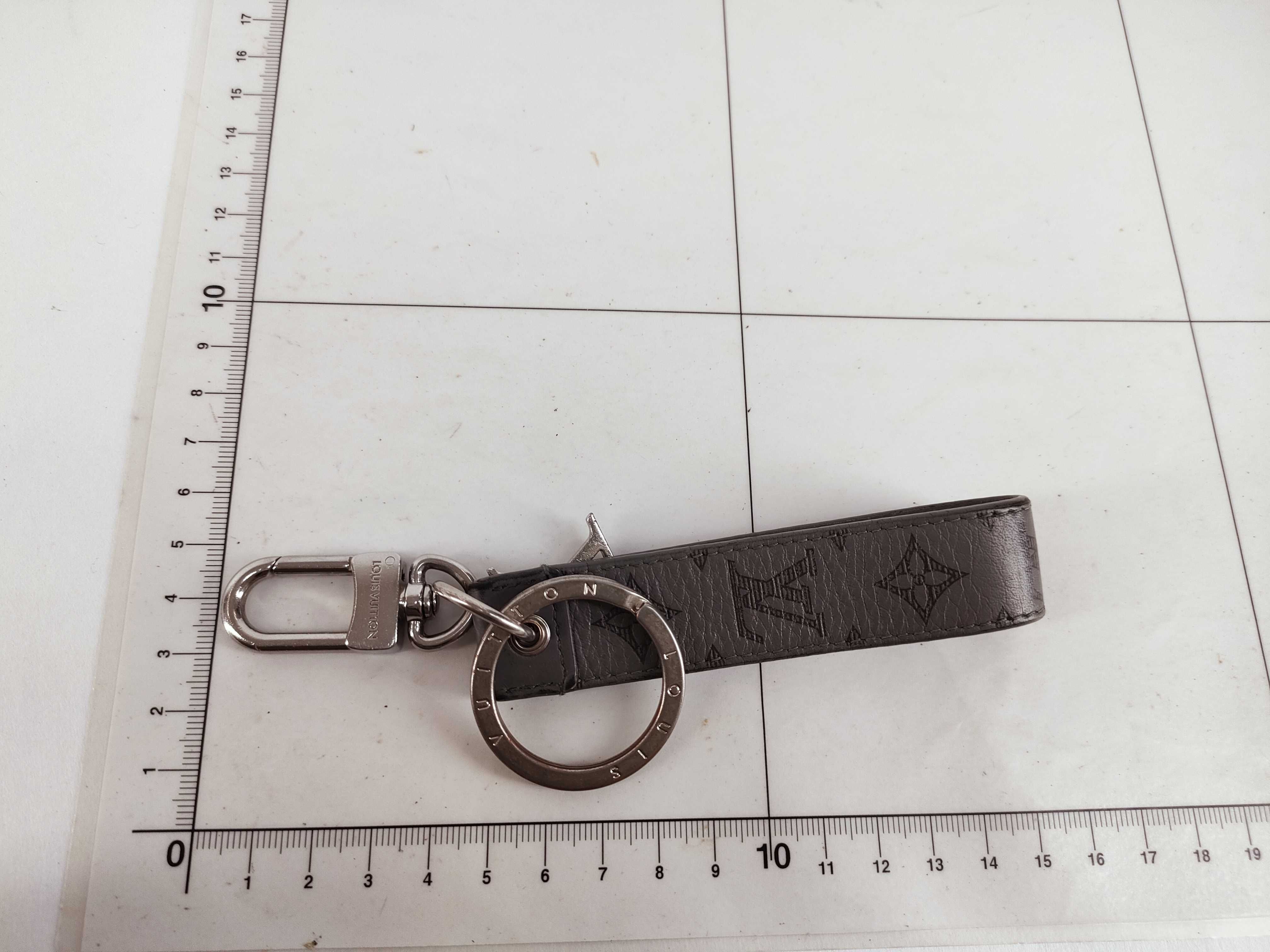 Dragonne Keychain M82373 BC4223 Charm — view 9