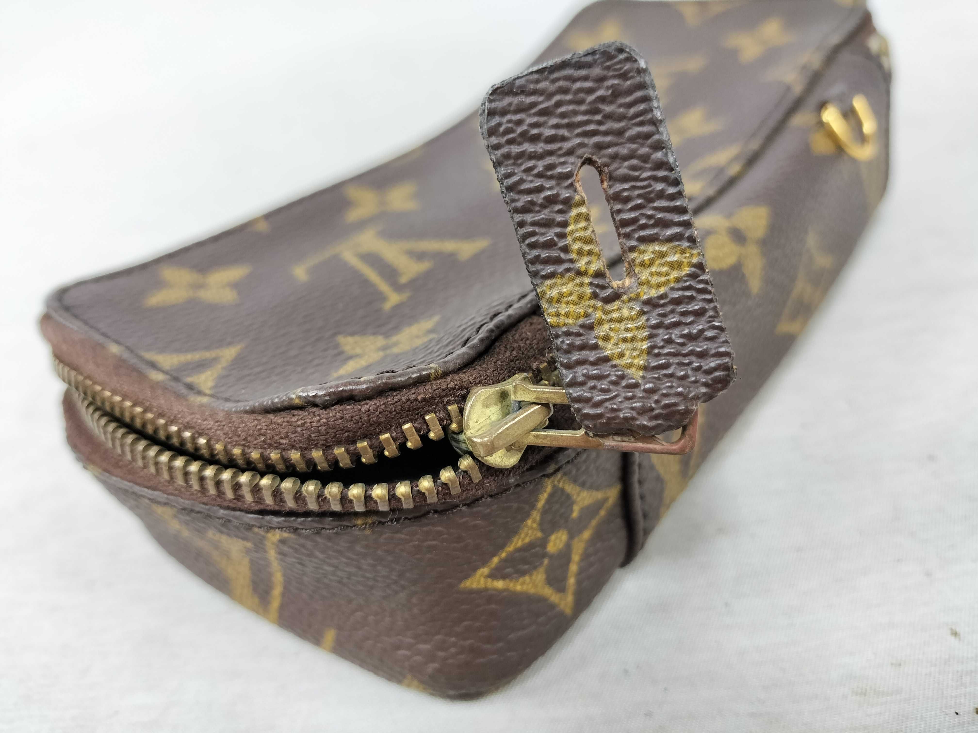 Monogram Louis Vuitton Monogram Accessory Case Rare Pouch — view 12