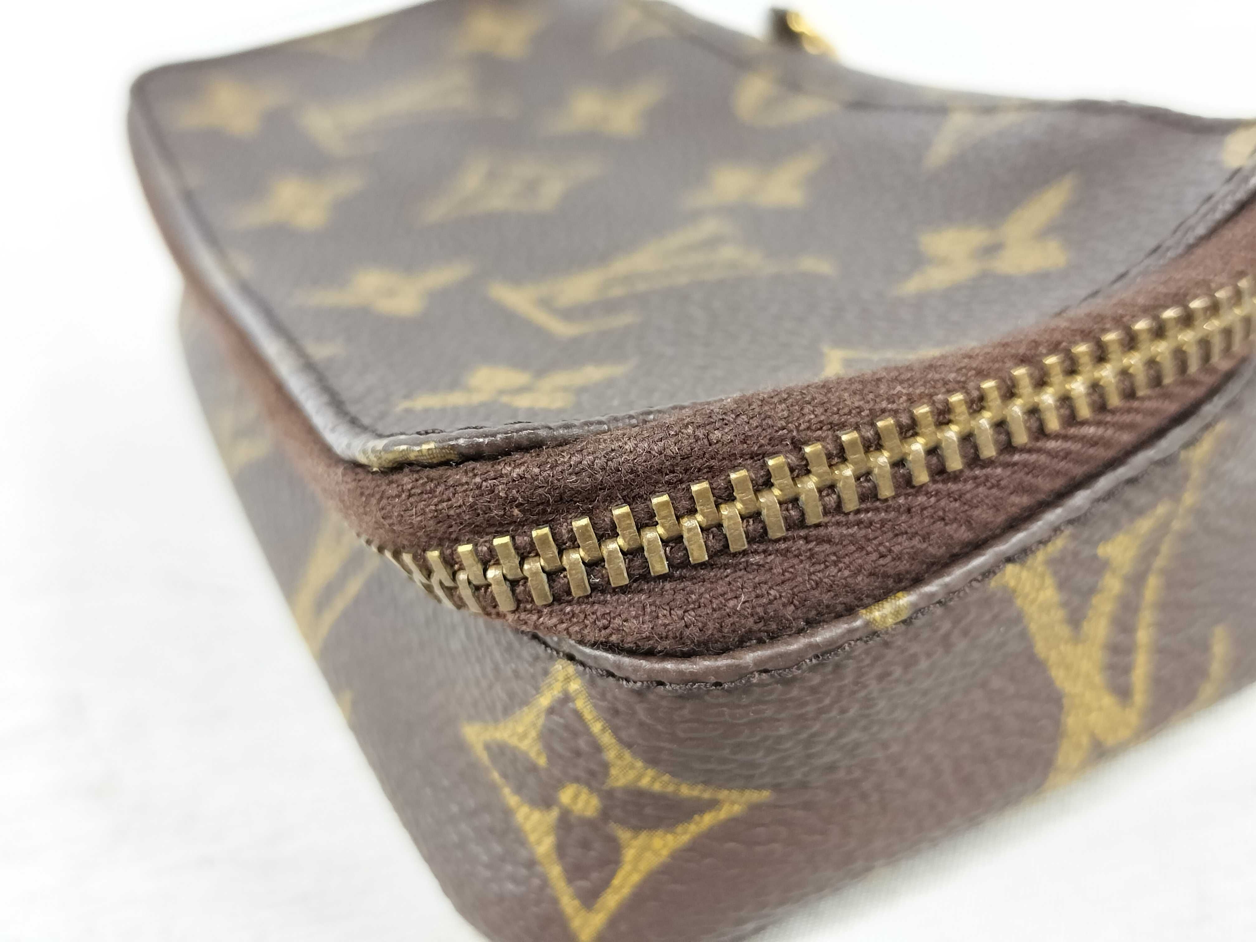 Monogram Louis Vuitton Monogram Accessory Case Rare Pouch — view 3