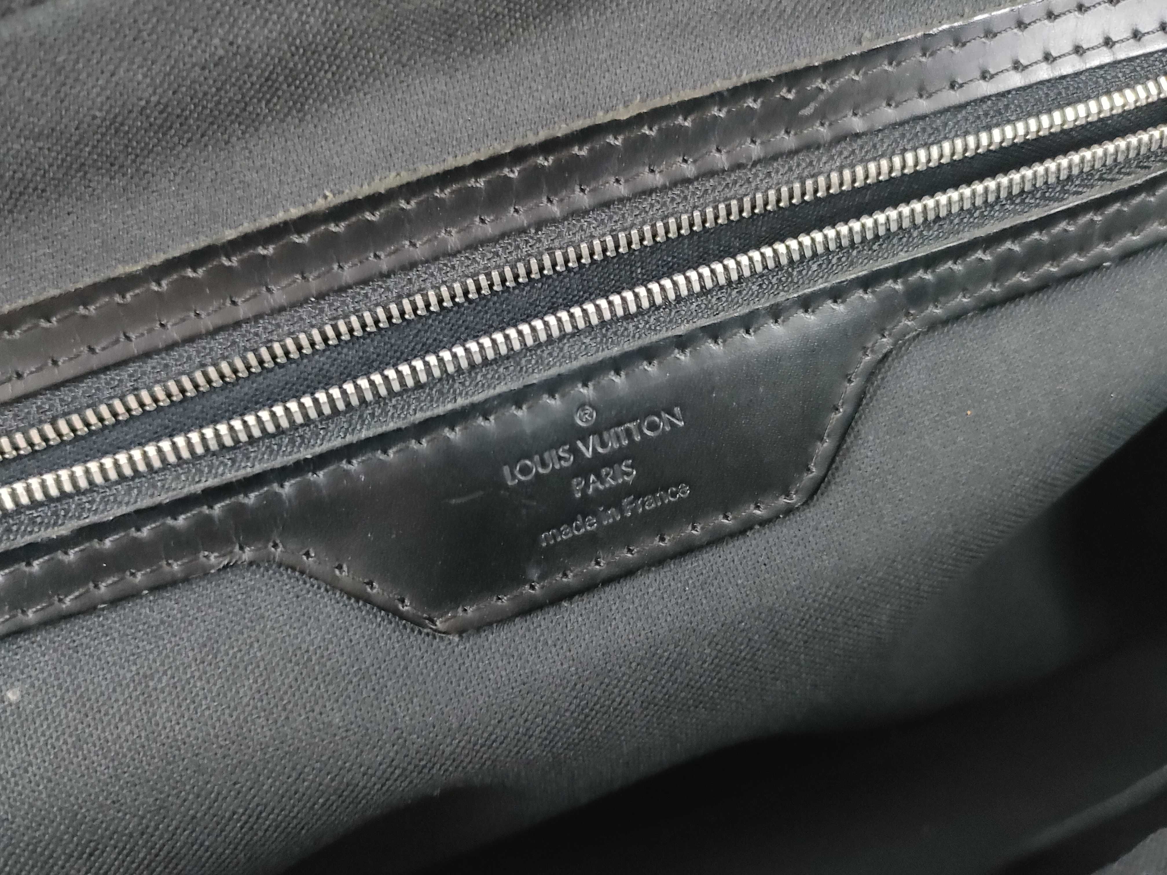 Damier Graphite Io Shoulder Bag — view 11