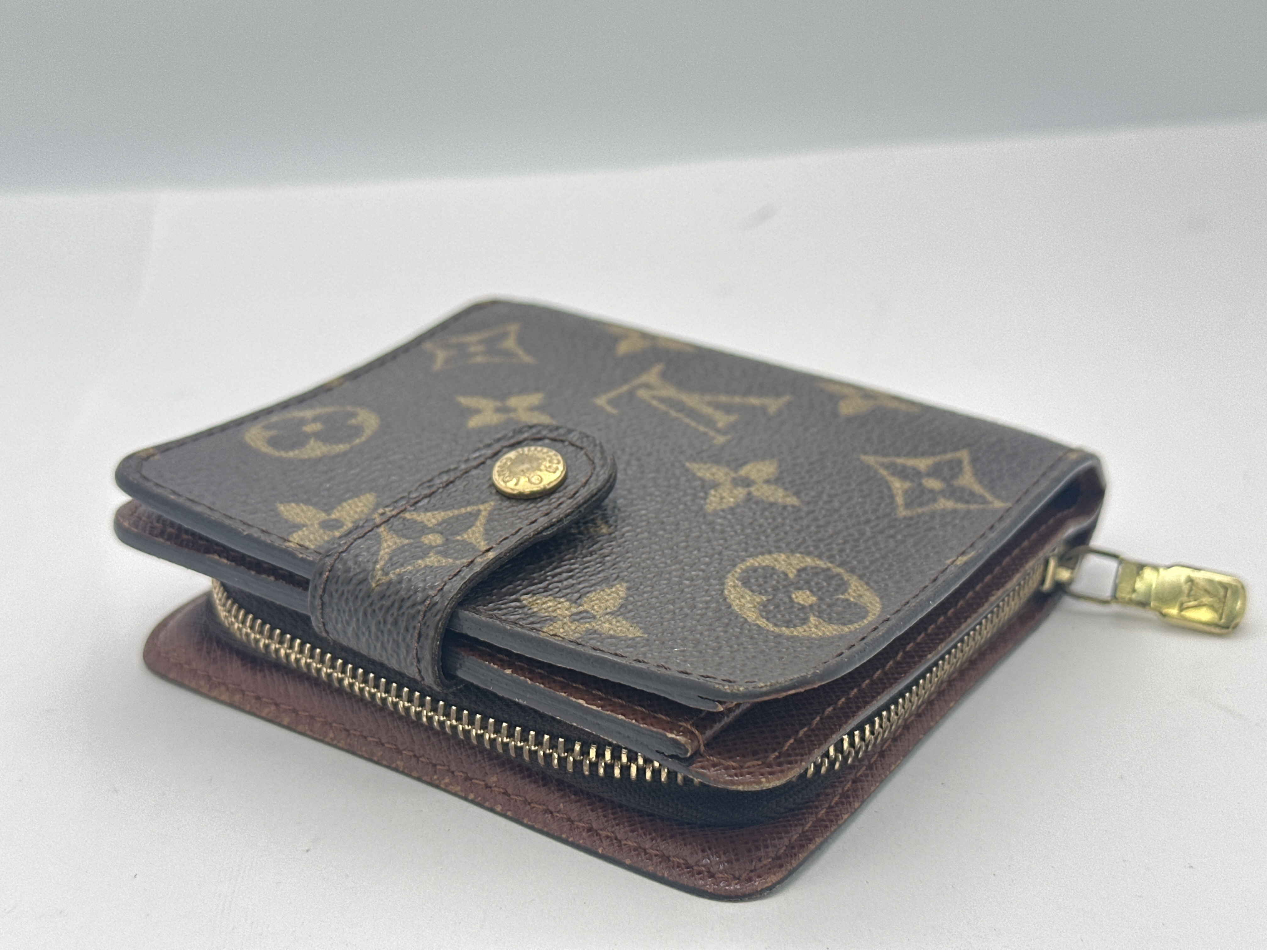 LV Monogram Bi-fold Wallet — view 3