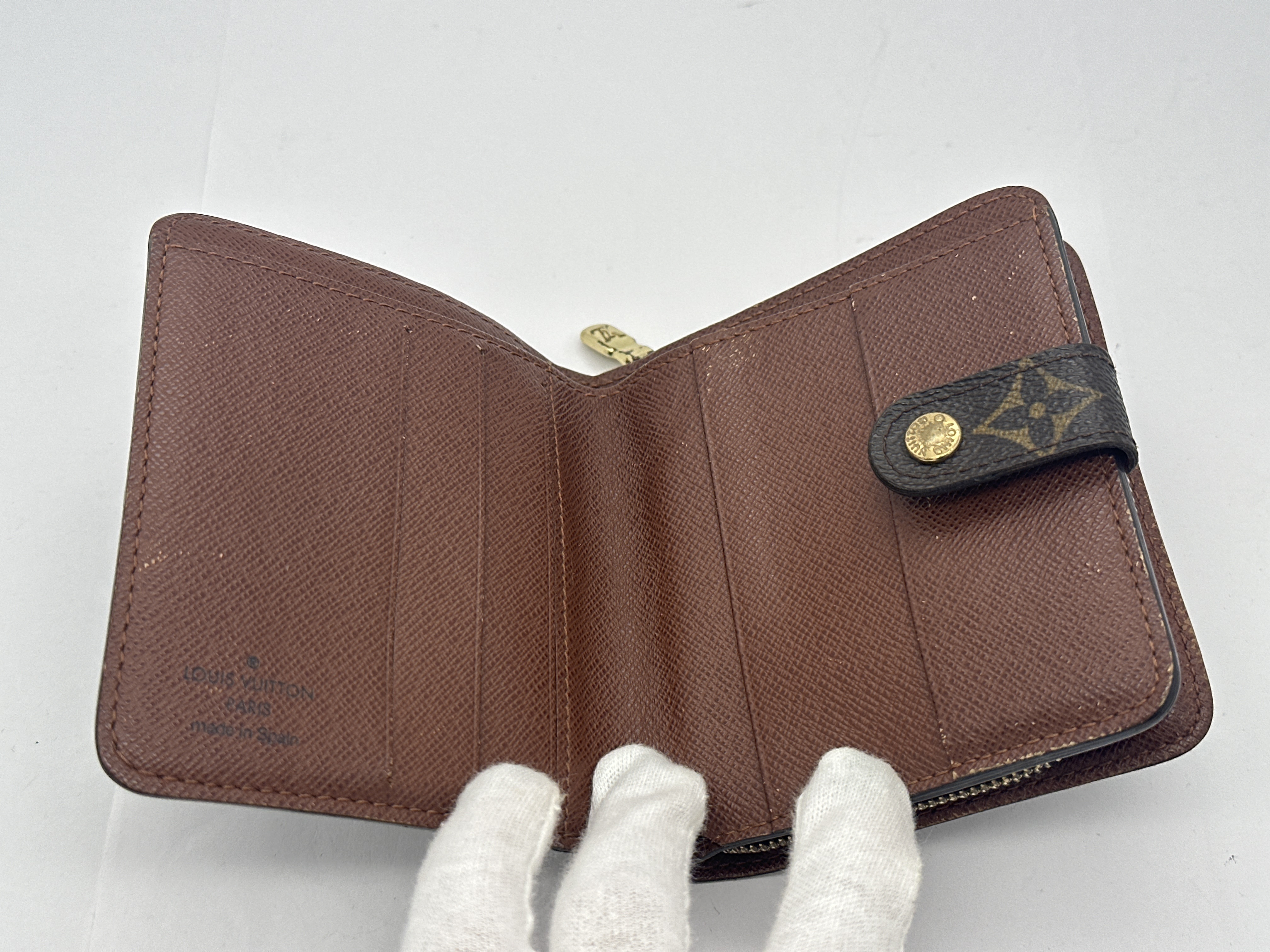 LV Monogram Bi-fold Wallet — view 4
