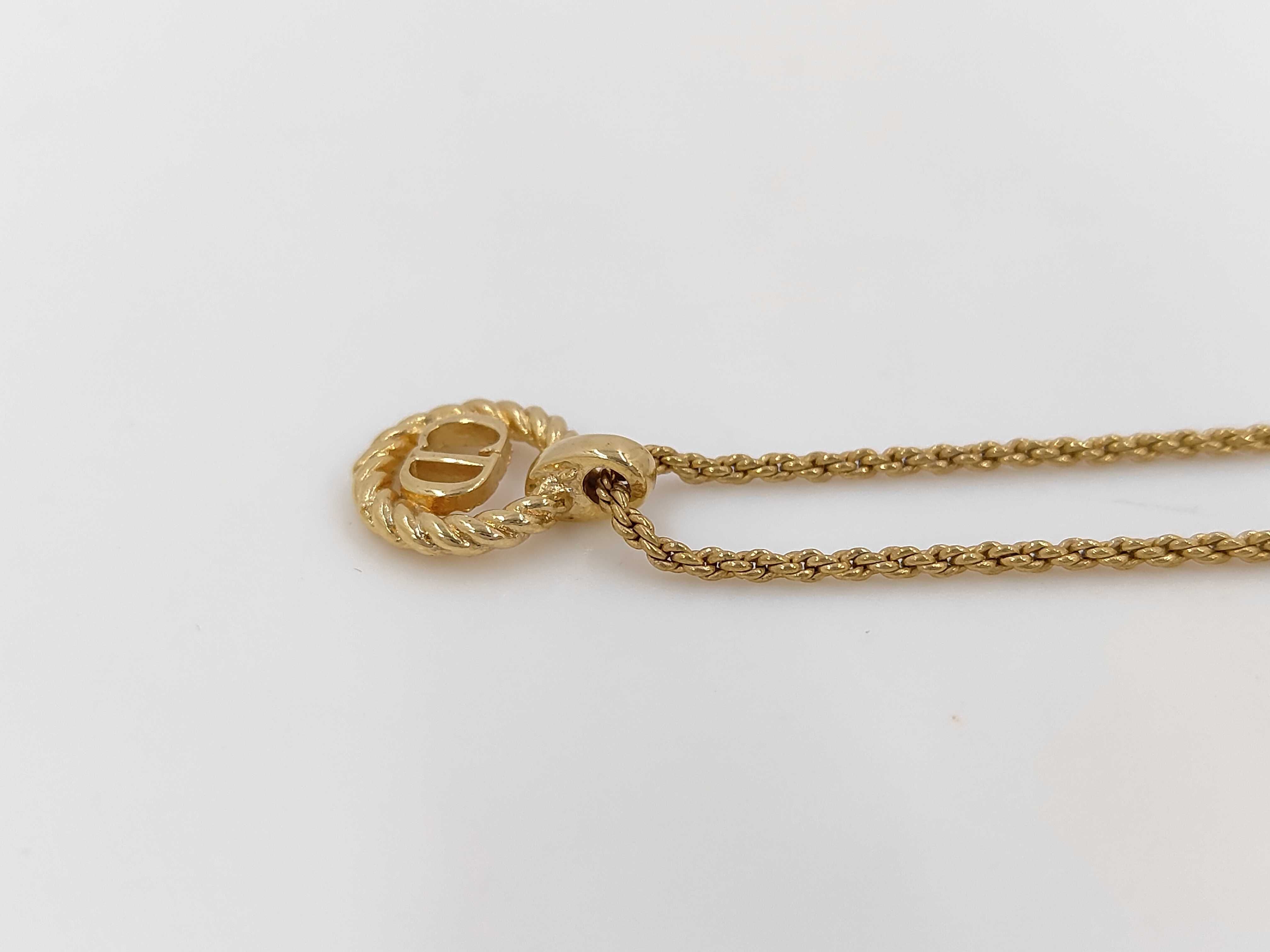 necklace — view 2