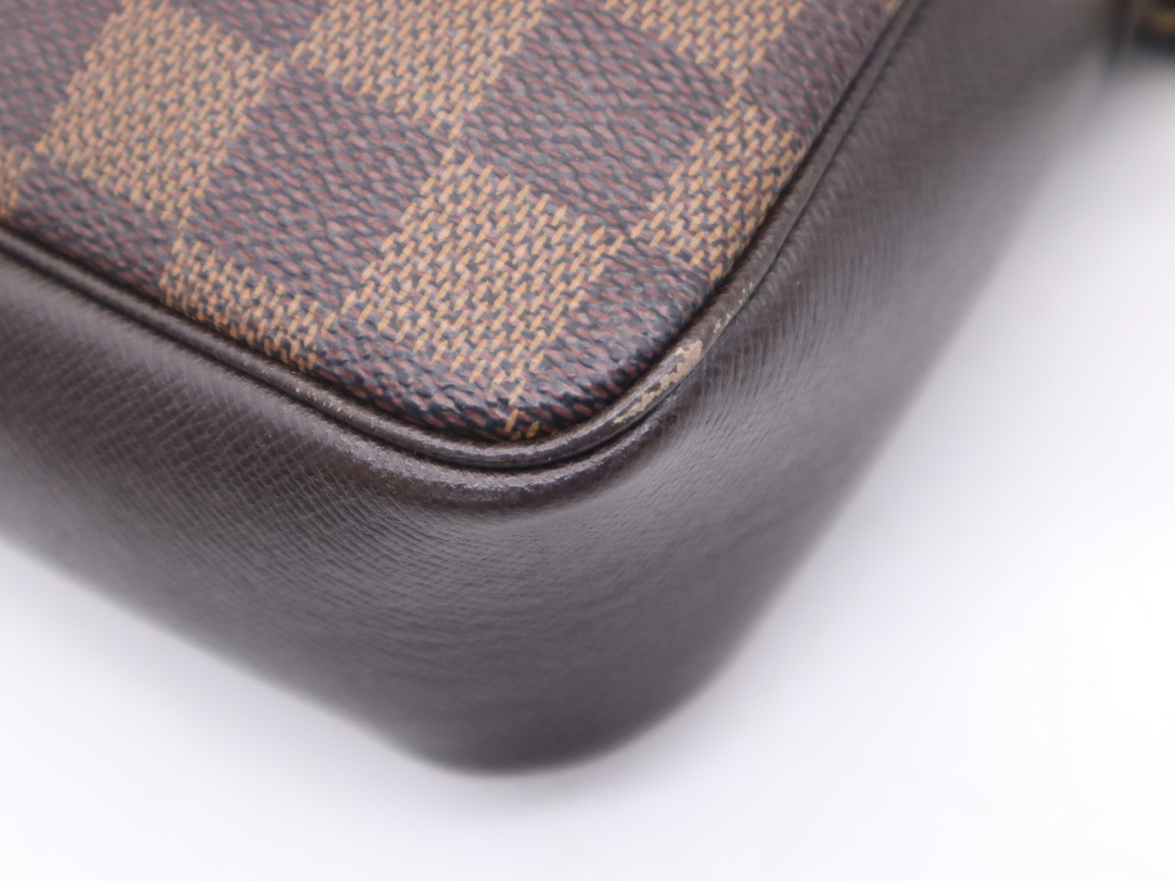 N51982 Damier Trouse Makeup Pouch — view 9