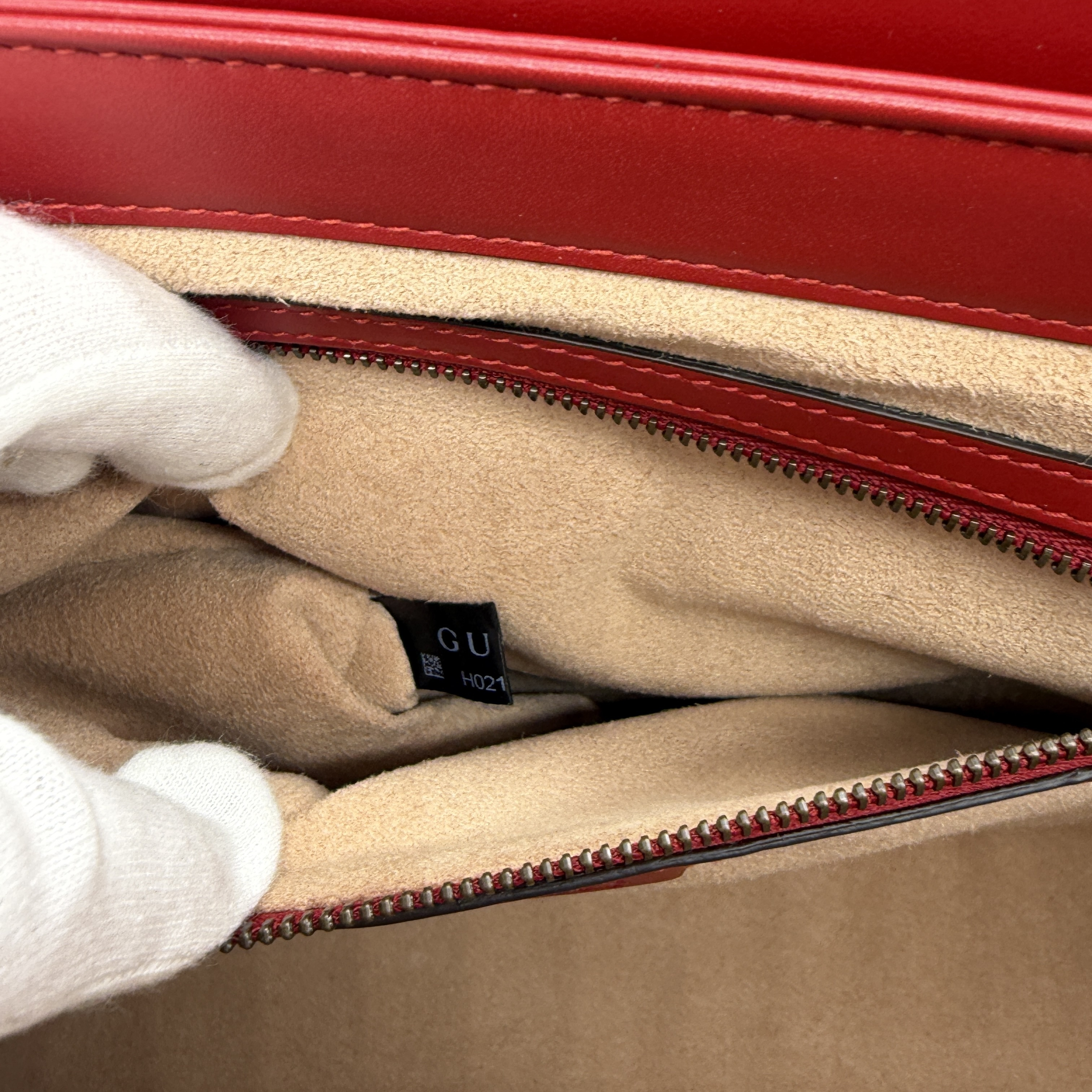 Queen Margaret Bee Top Handle Bag Handbag — view 15