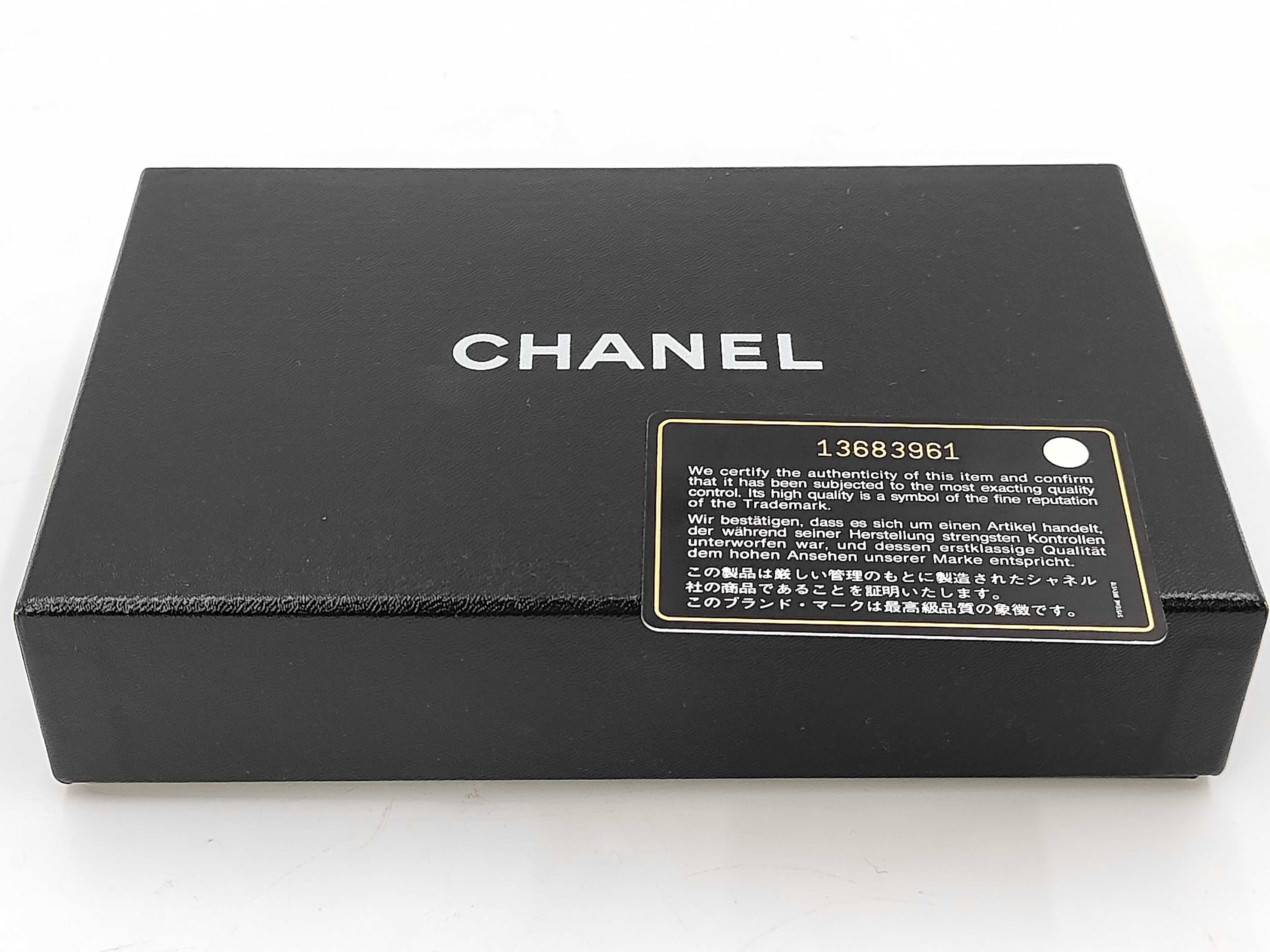 Long Wallet with Seal Guarantee - Serial Number 13 — view 15