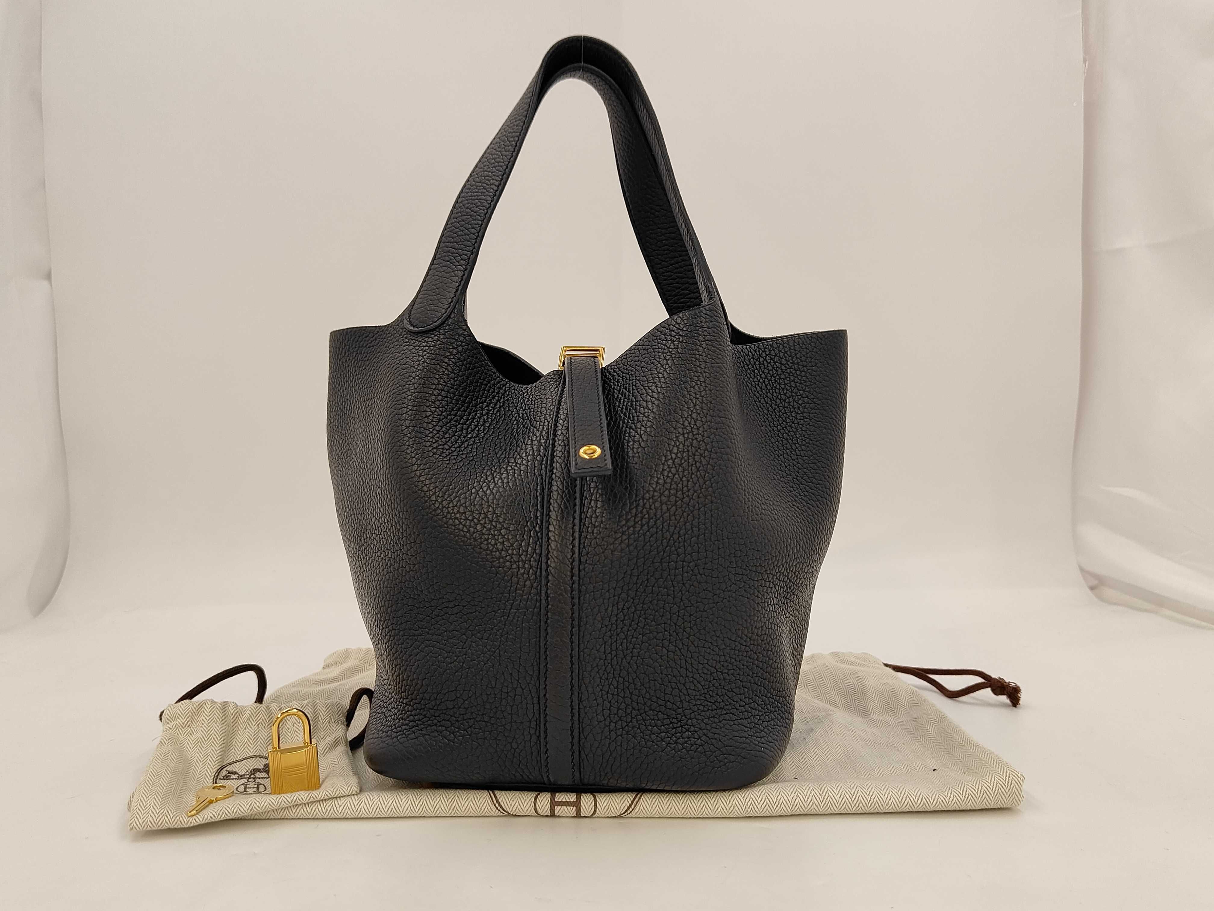 Picotin Lock MM Handbag, Gris Misty/Champagne Gold Hardware, Taurillon Clemence Leather, Z Stamp