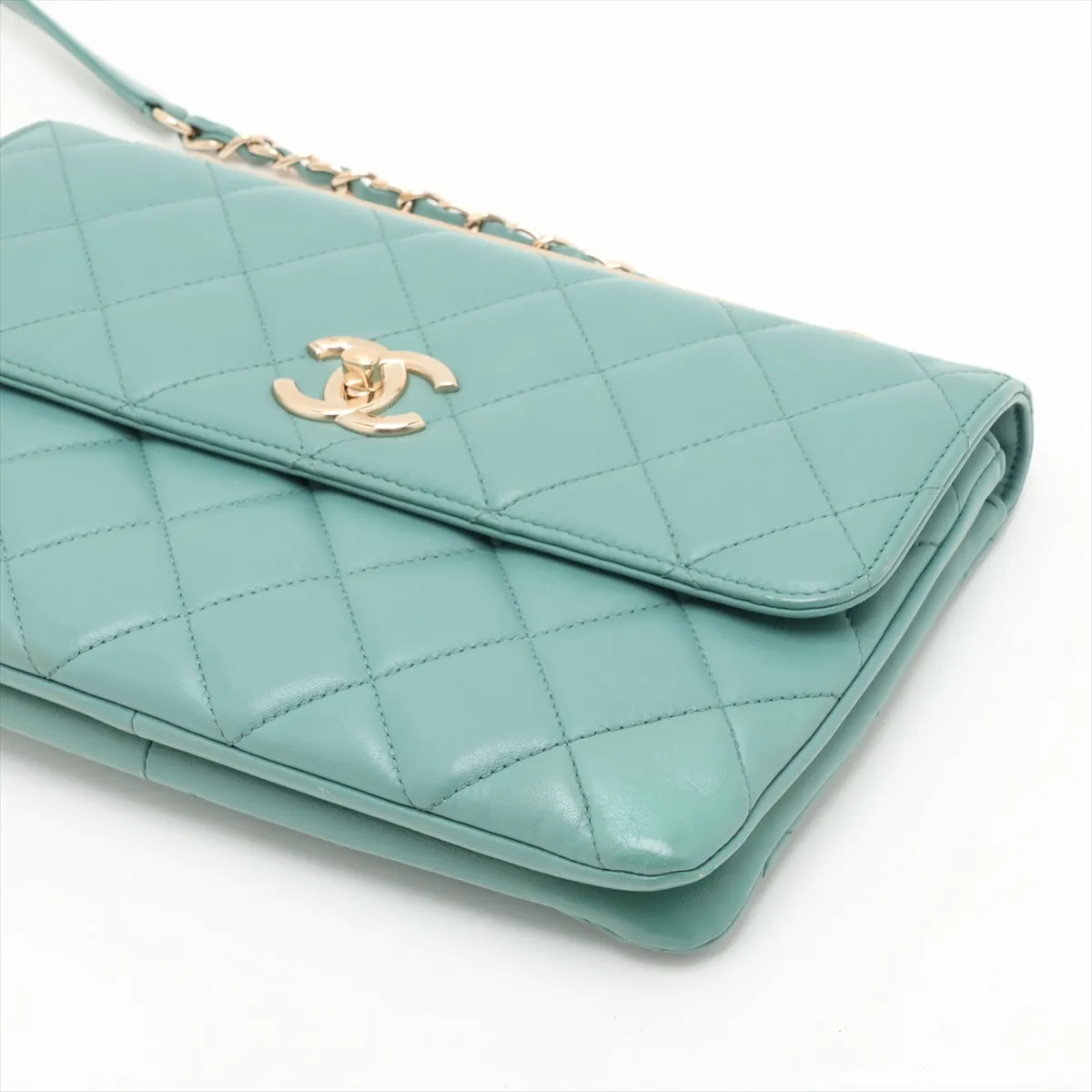 Trendy CC Lambskin Chain Shoulder Bag, Green with Gold Hardware, 20375318 (Serial Number in the 20s) — view 3