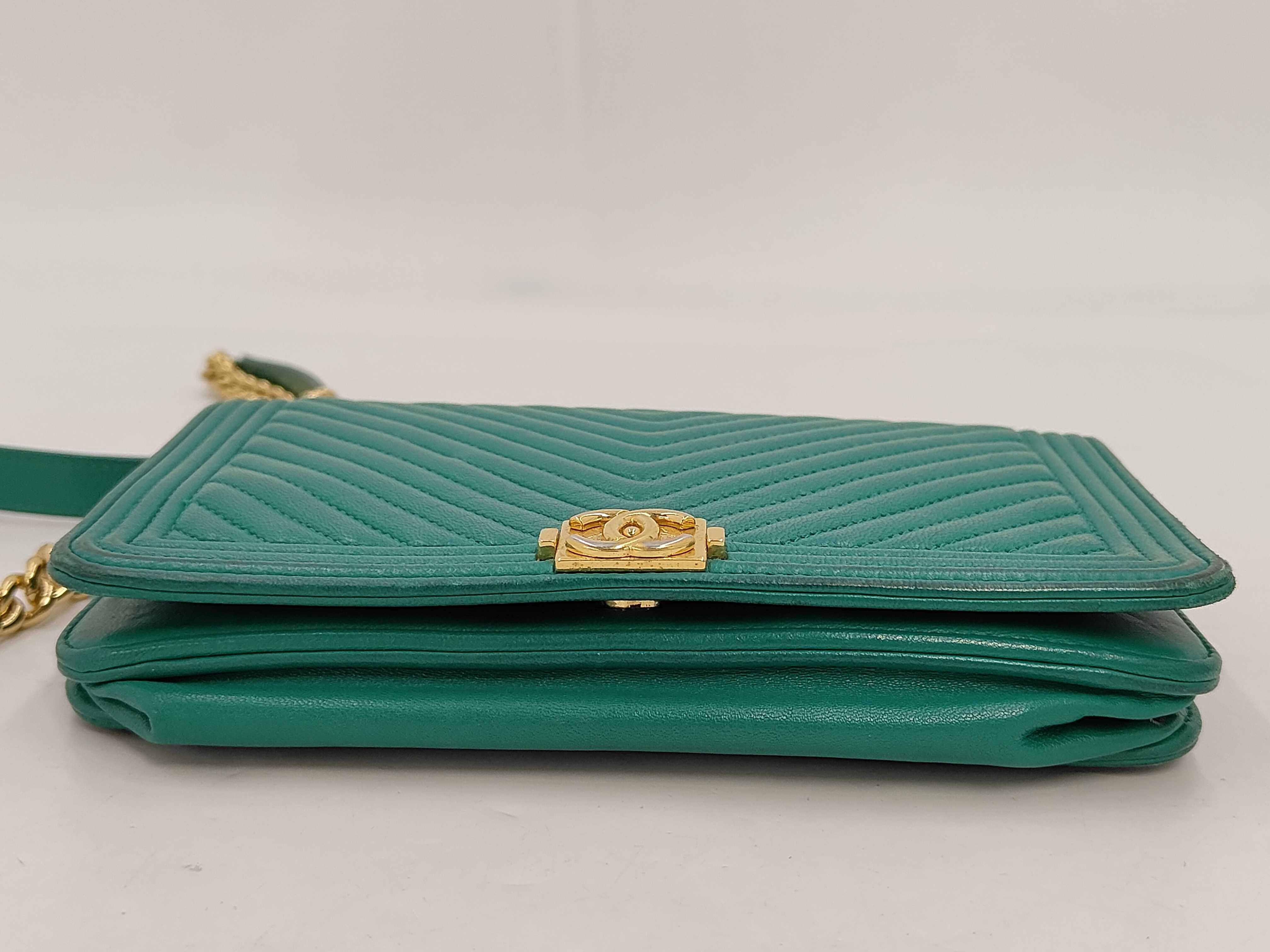 Boy Chanel Chain Wallet, Green Lambskin, Chevron Pattern, Gold Hardware, Shoulder Bag — view 4