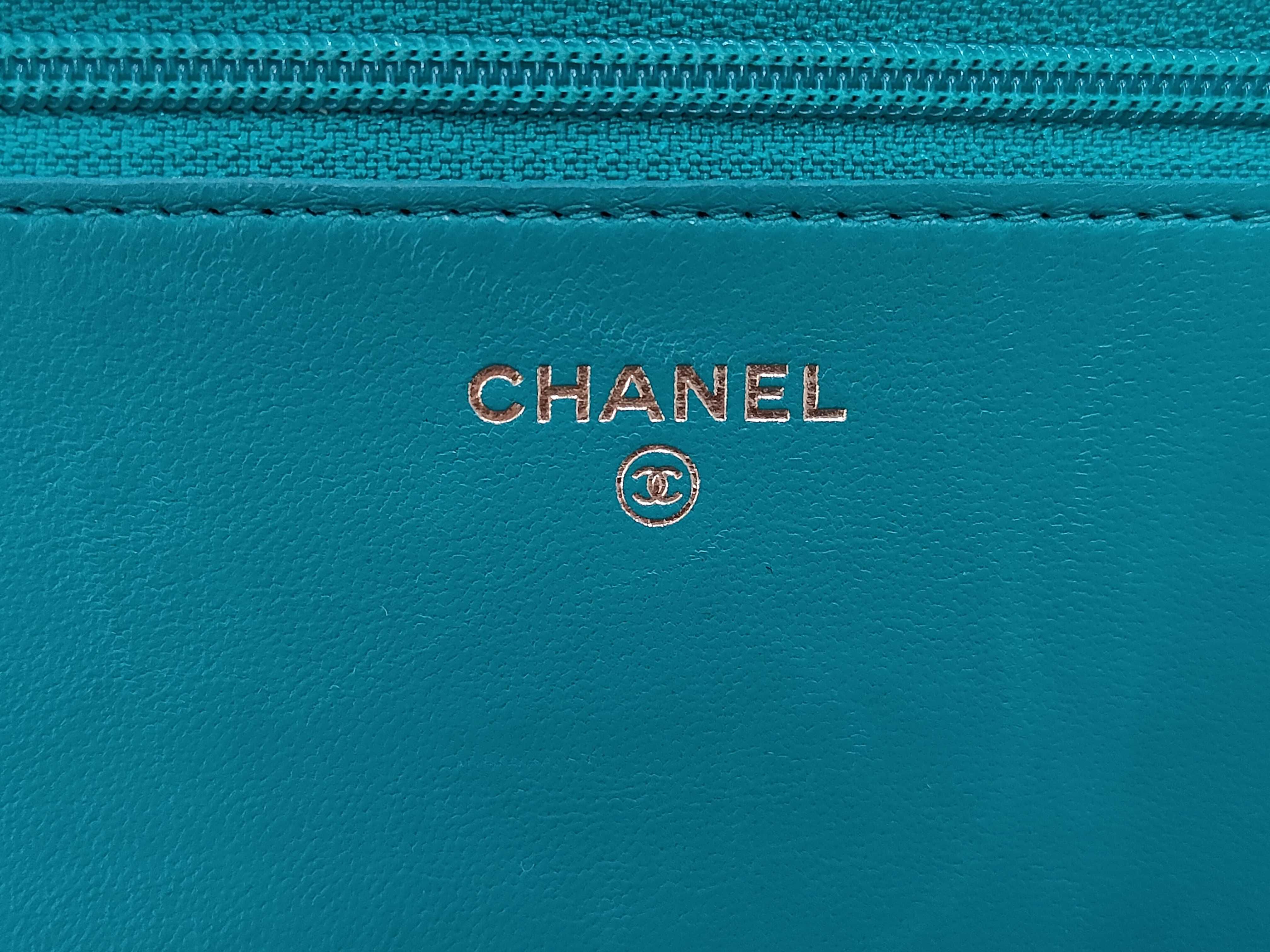 Boy Chanel Chain Wallet, Green Lambskin, Chevron Pattern, Gold Hardware, Shoulder Bag — view 10