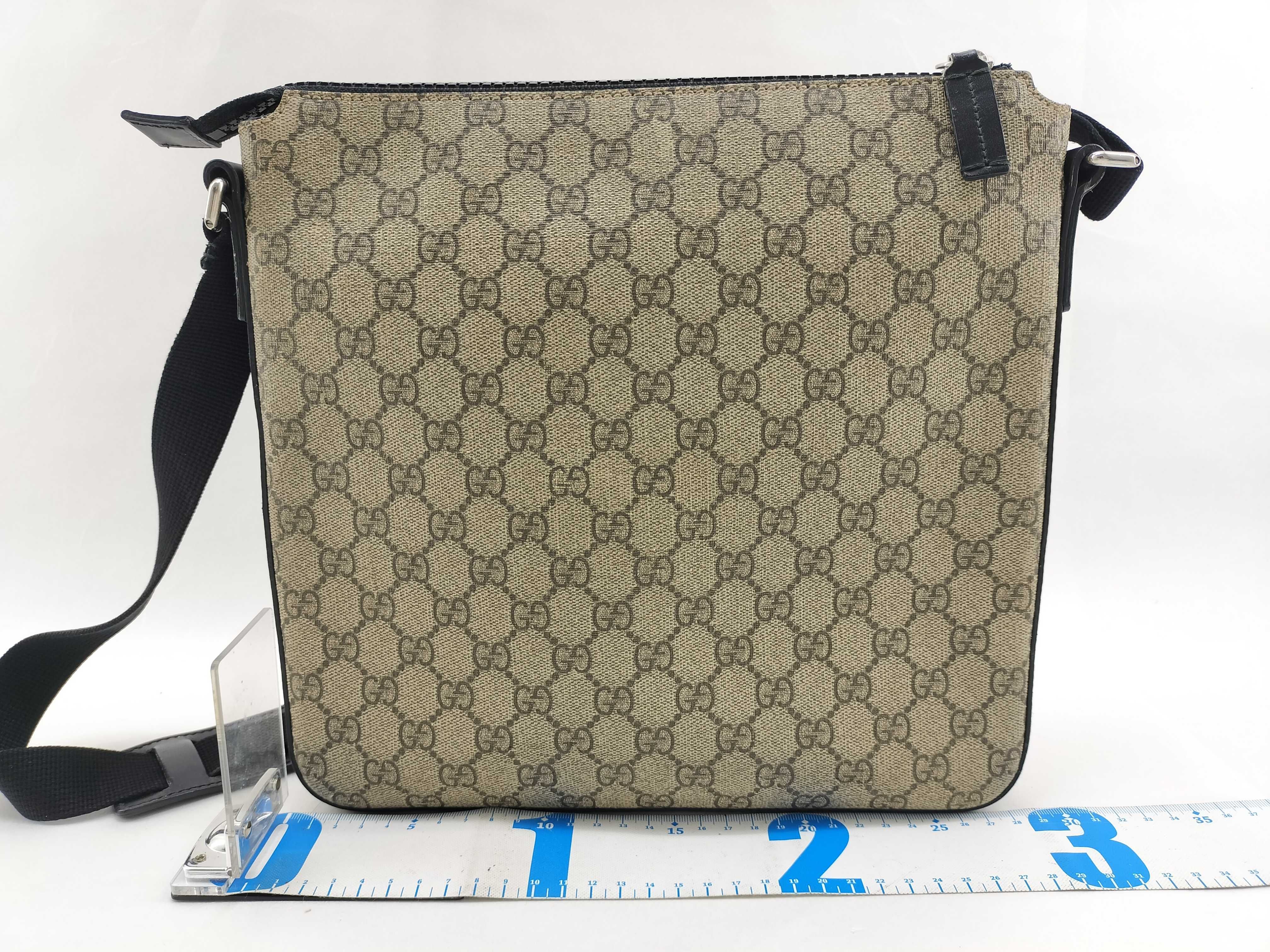 GG Supreme Shoulder Bag — view 2