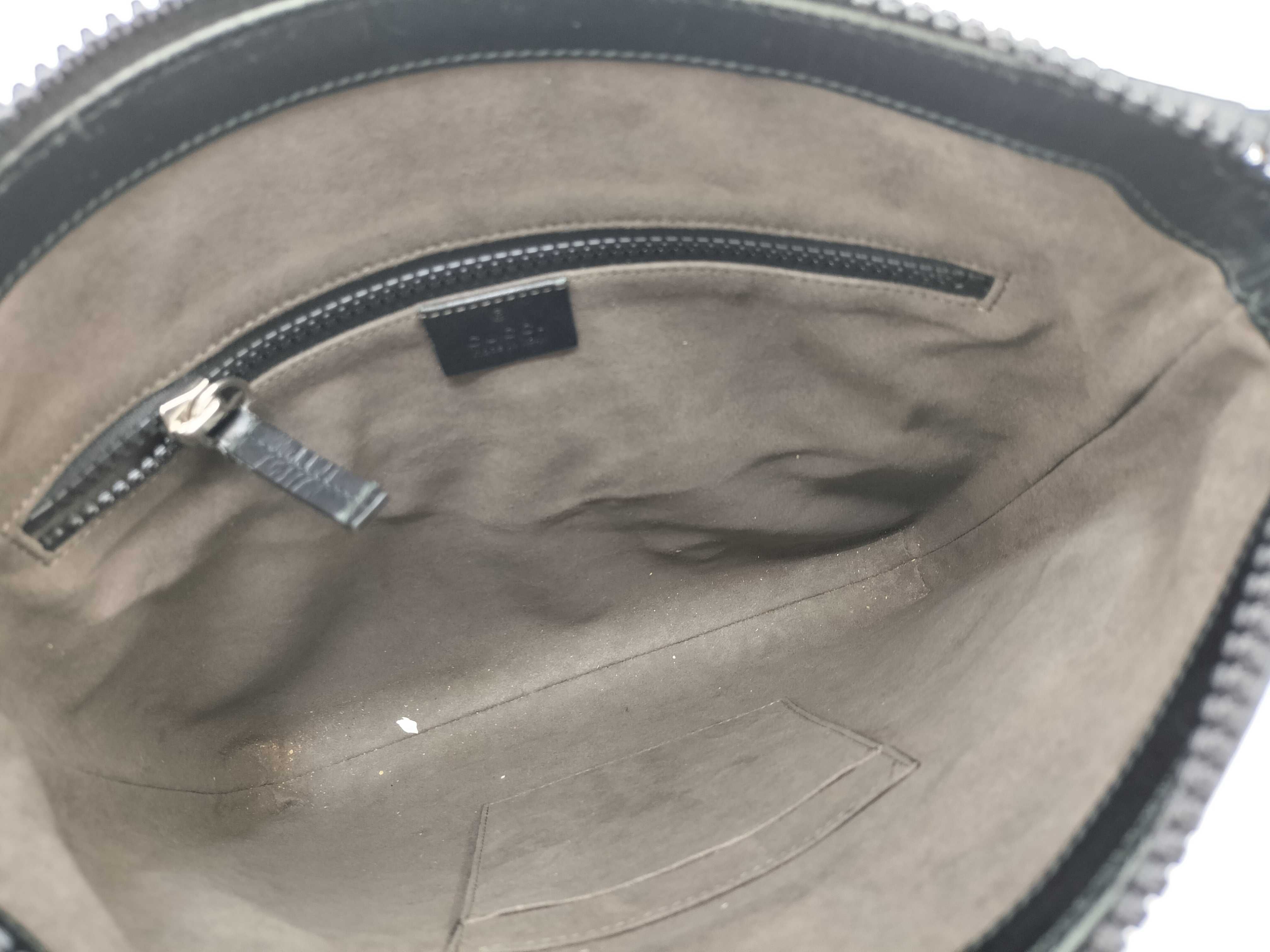 GG Supreme Shoulder Bag — view 11
