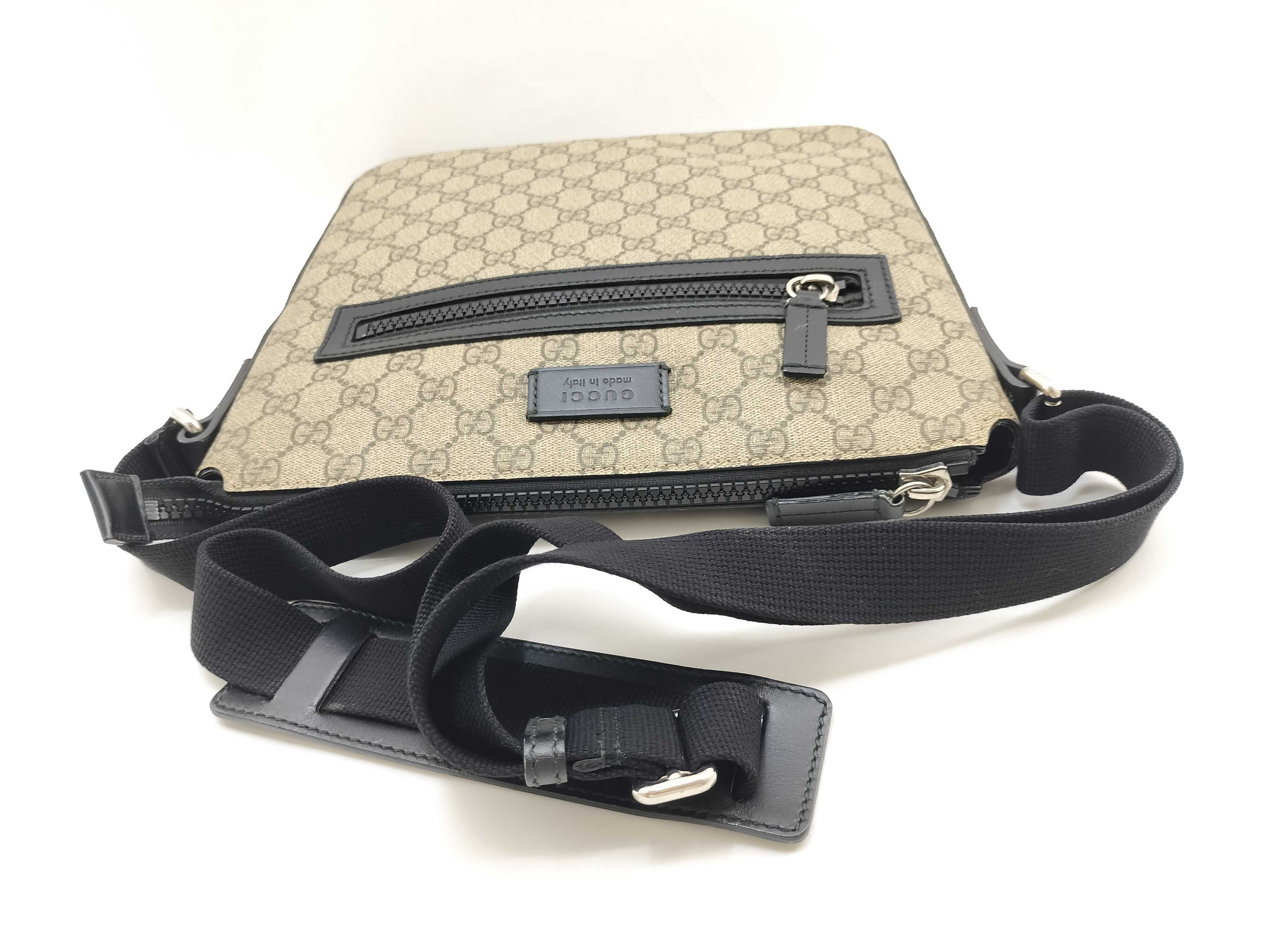 GG Supreme Shoulder Bag — view 8