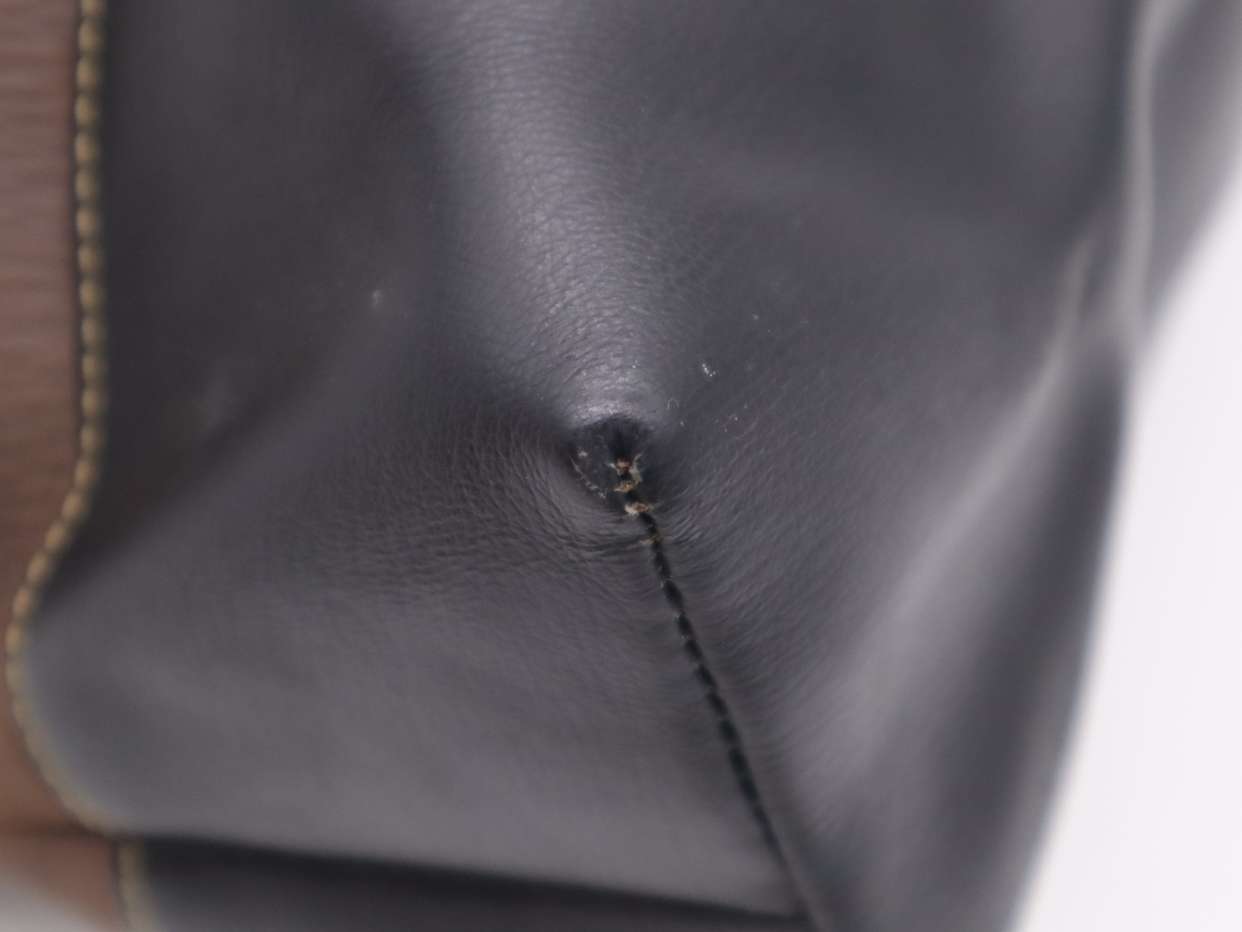 logo brown and black tote bag with dust bag — view 10