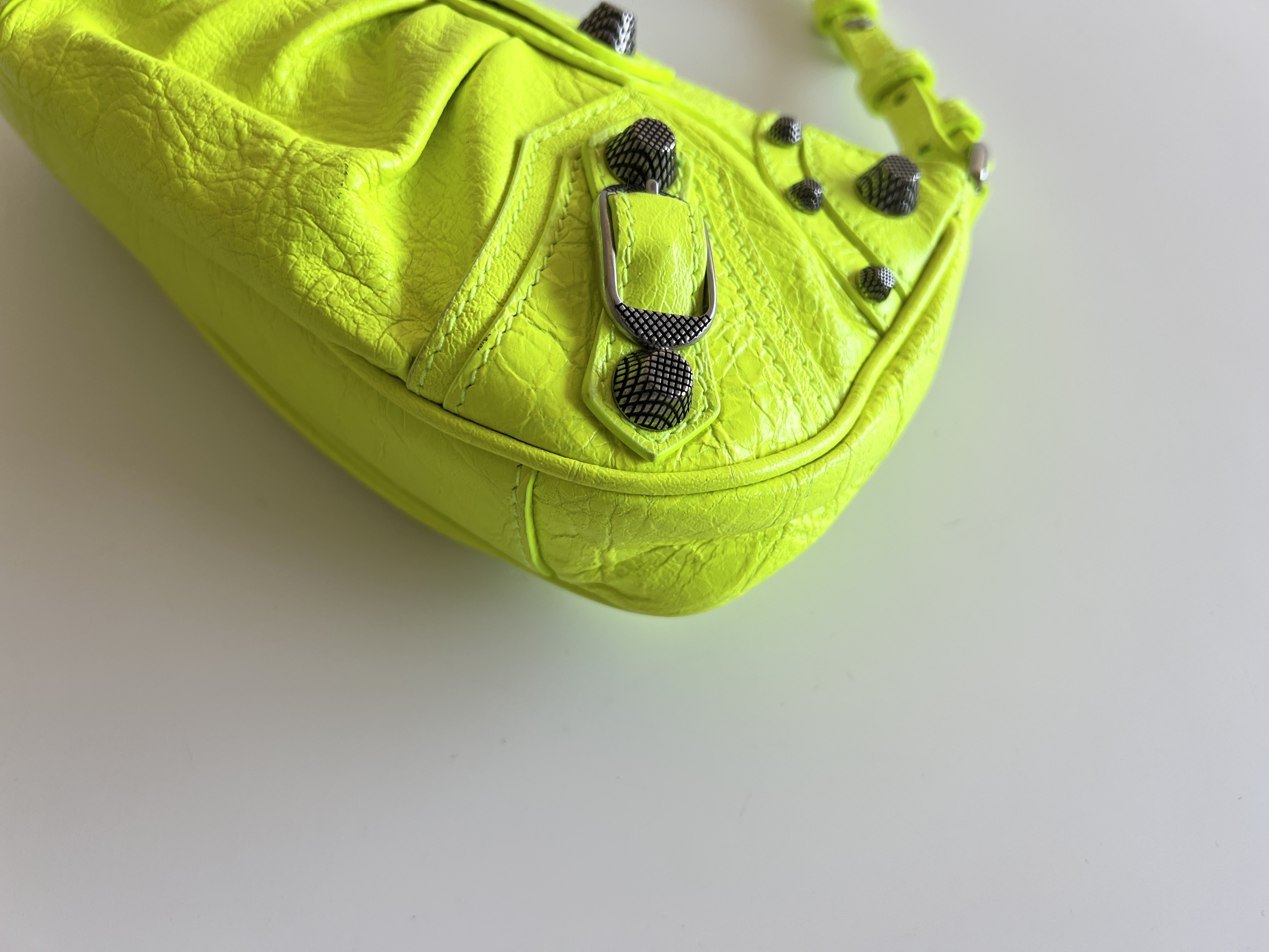 Lucagol 2-way Chain Shoulder Bag — view 12