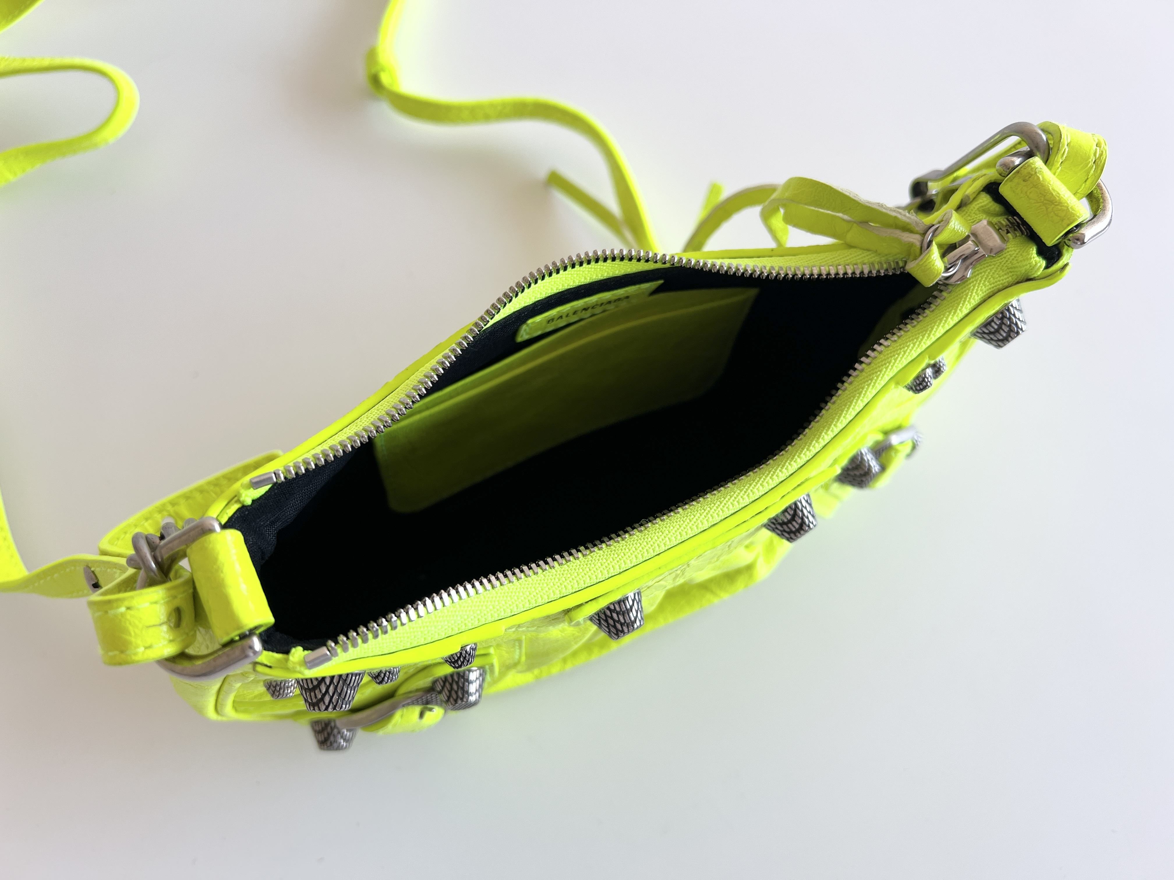Lucagol 2-way Chain Shoulder Bag — view 6