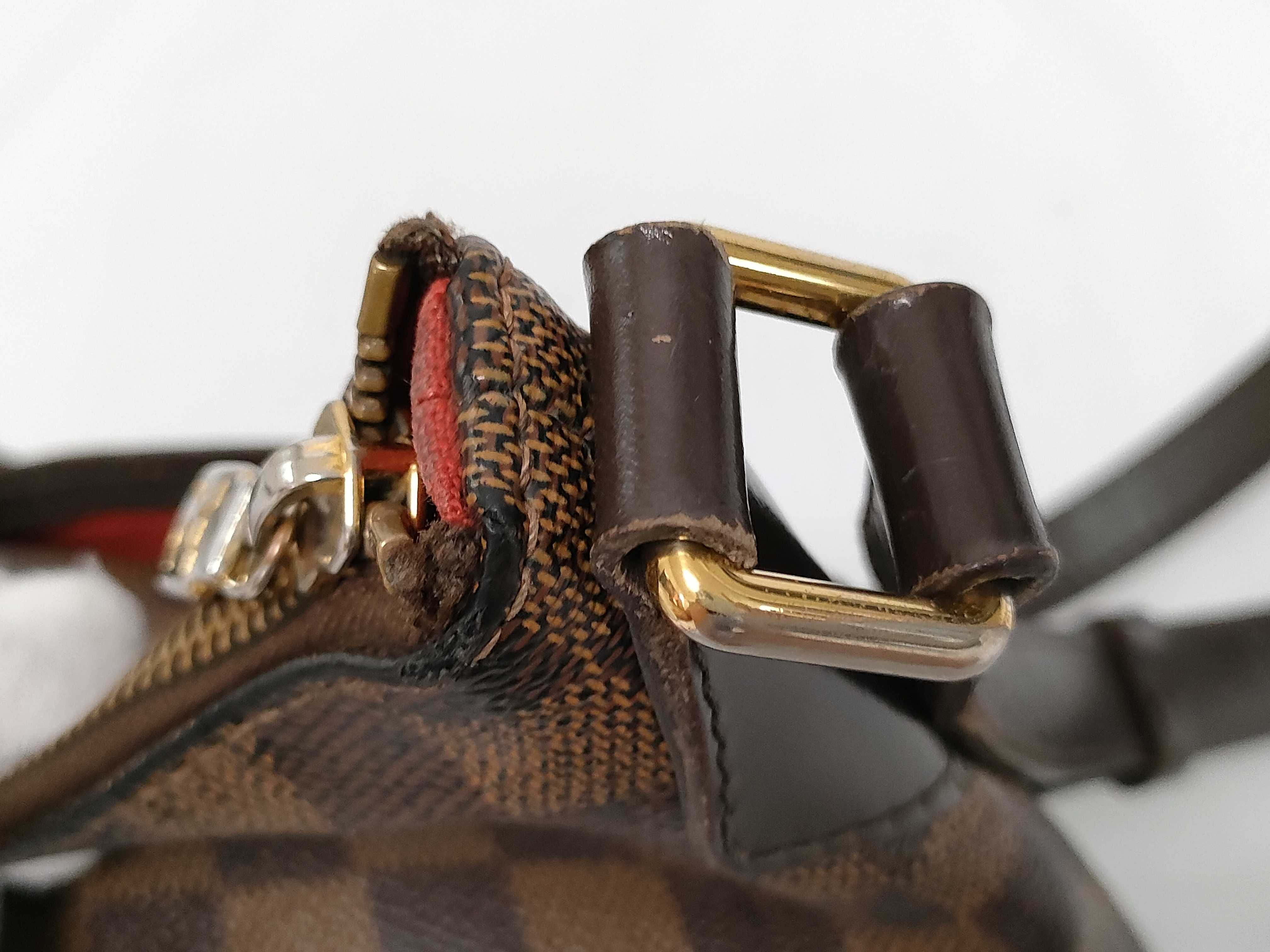 Damier Vuitton Shoulder Bag — view 11