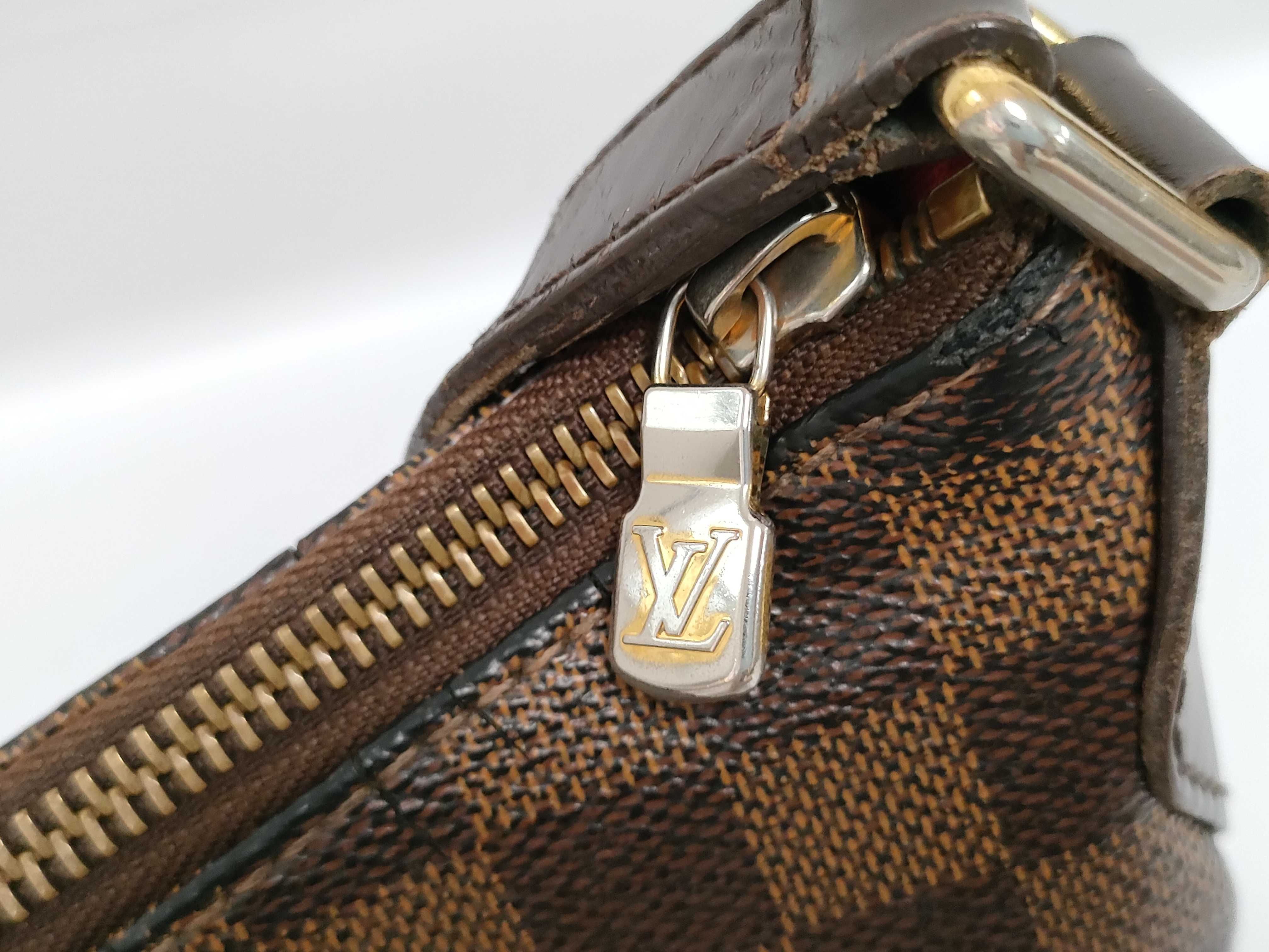 Damier Vuitton Shoulder Bag — view 3