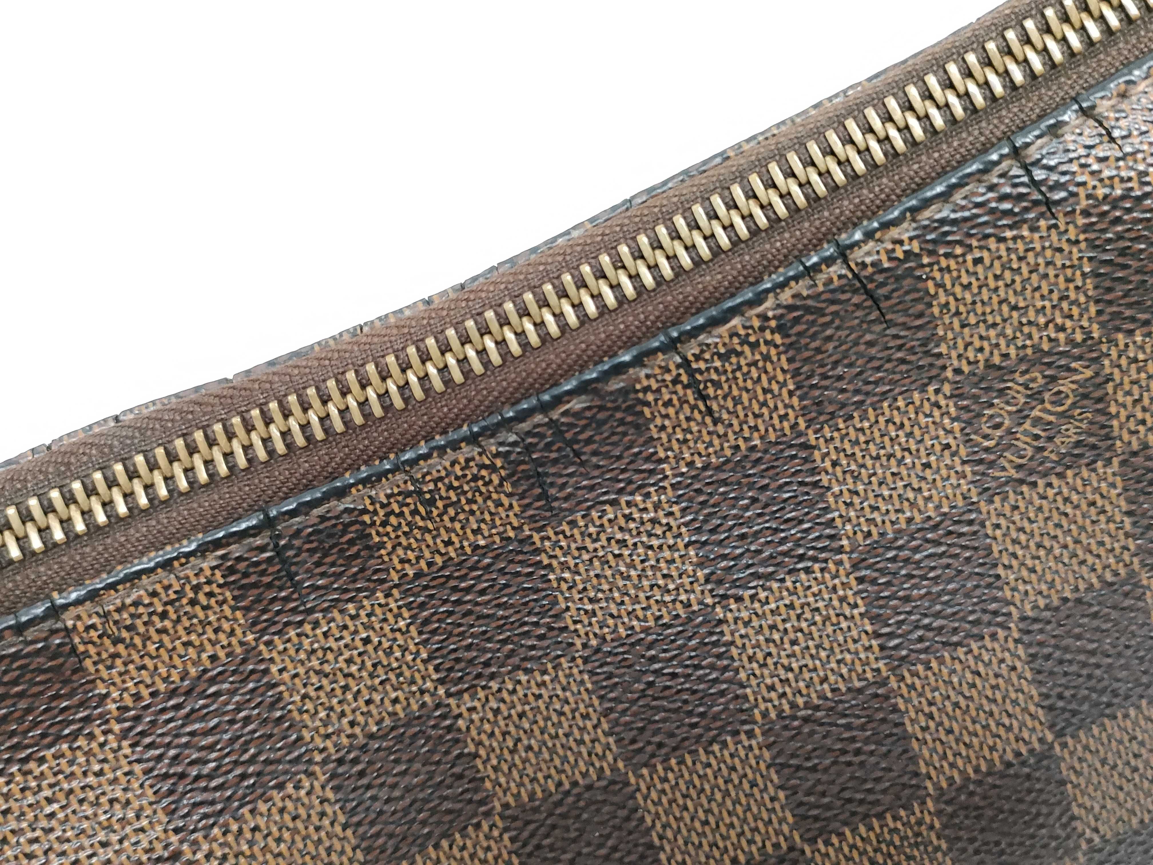 Damier Vuitton Shoulder Bag — view 5