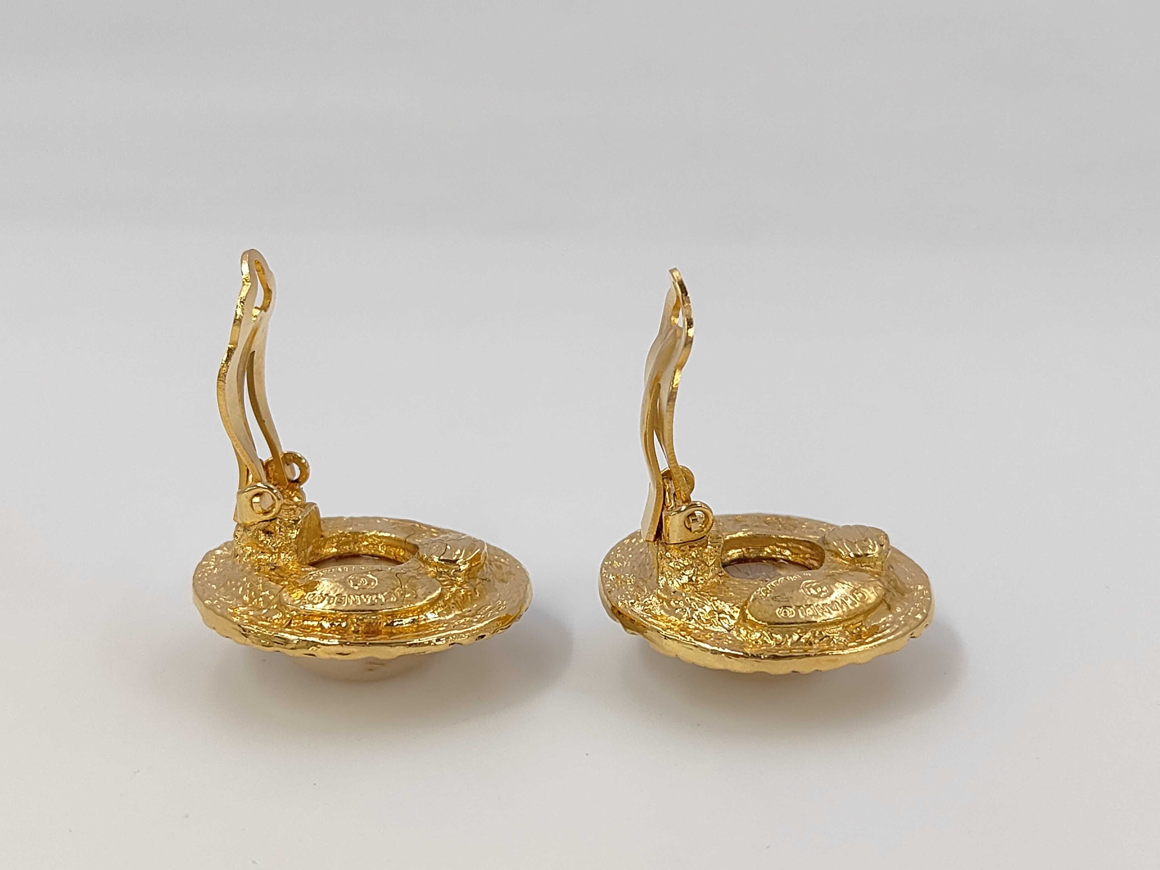 logo pearl clip-on earrings — view 3