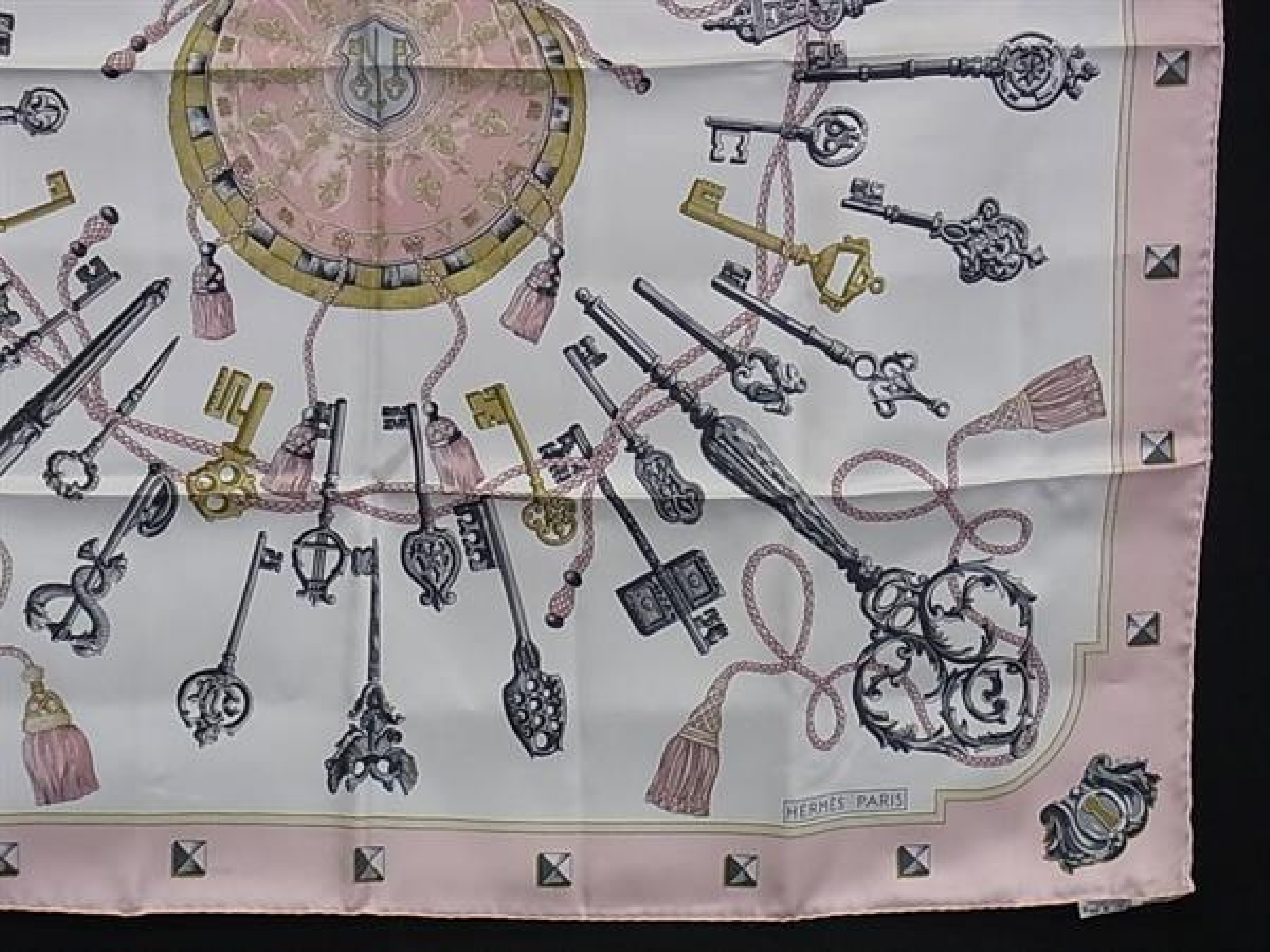 LES CLES (Key Pattern) Carre 90 100% Silk Large Scarf for Women, White, HE2380 (Other Accessories) — view 3