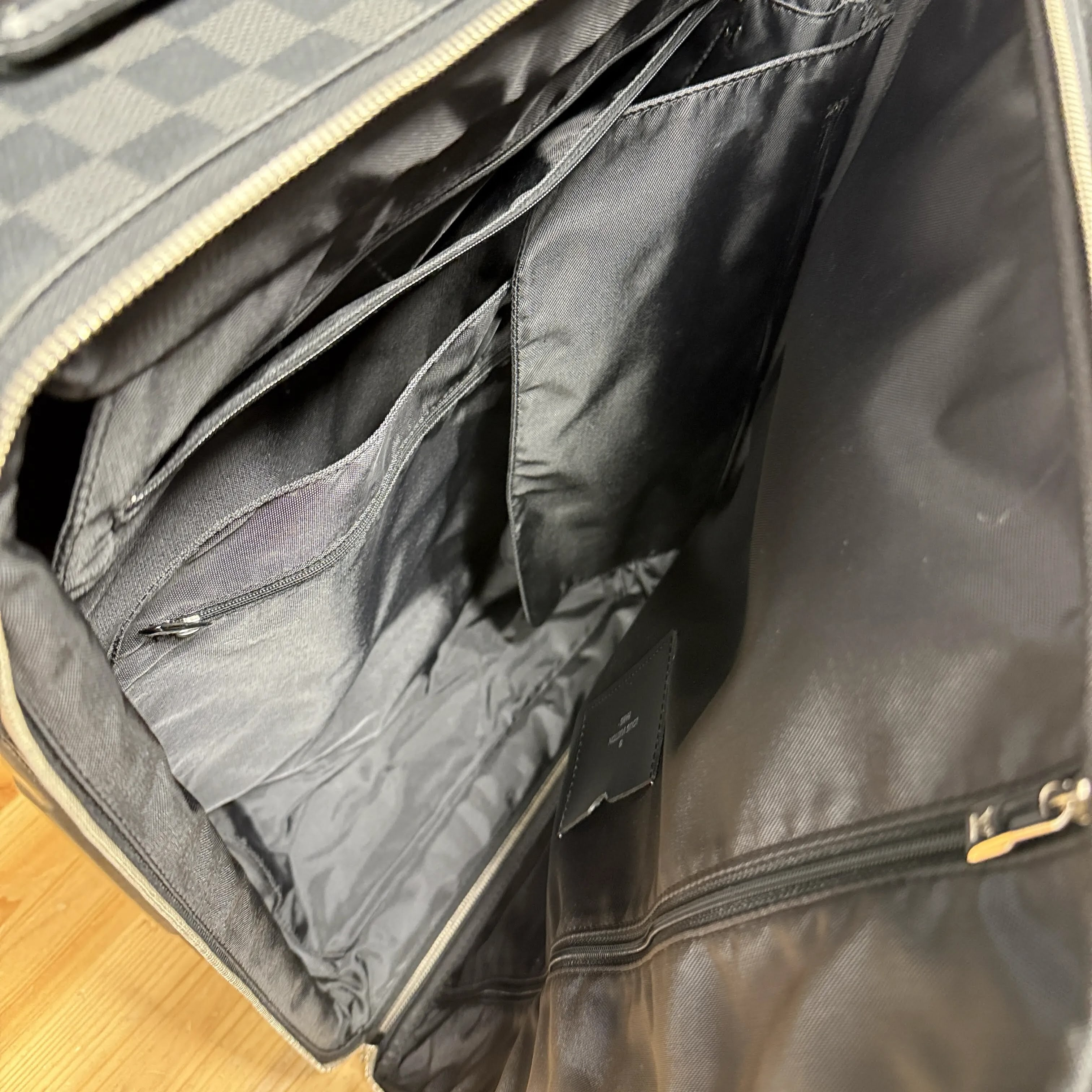 Damier Graphite Carry Bag — view 6