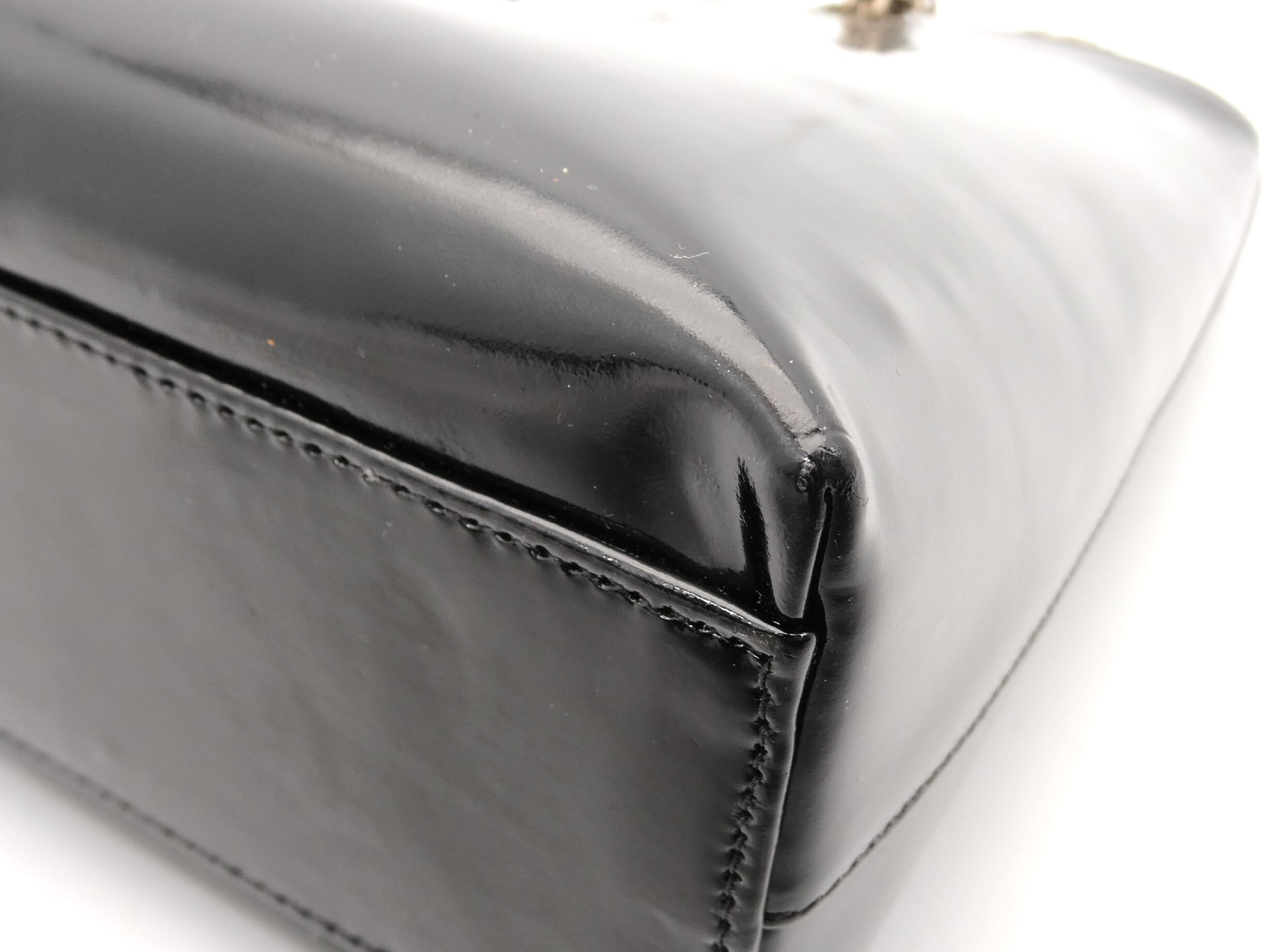 Enamel Coco Mark Chain Tote Bag — view 10