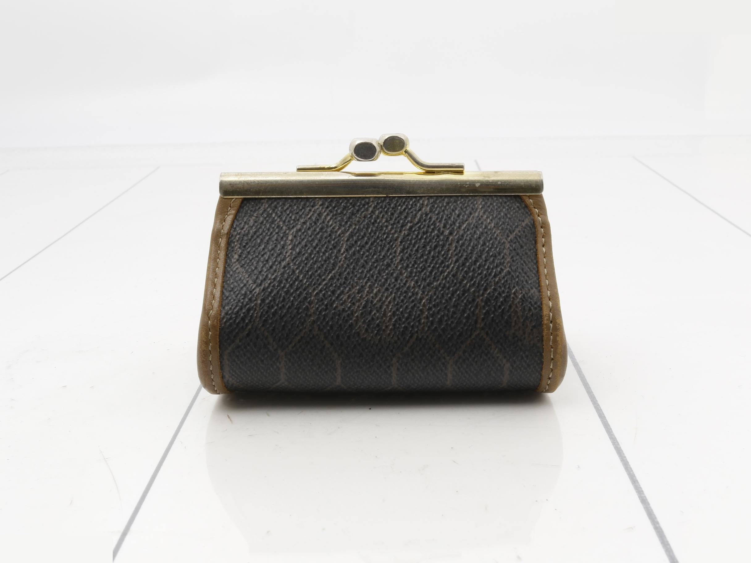 Coin purse, clasp type, honeycomb pattern — view 2