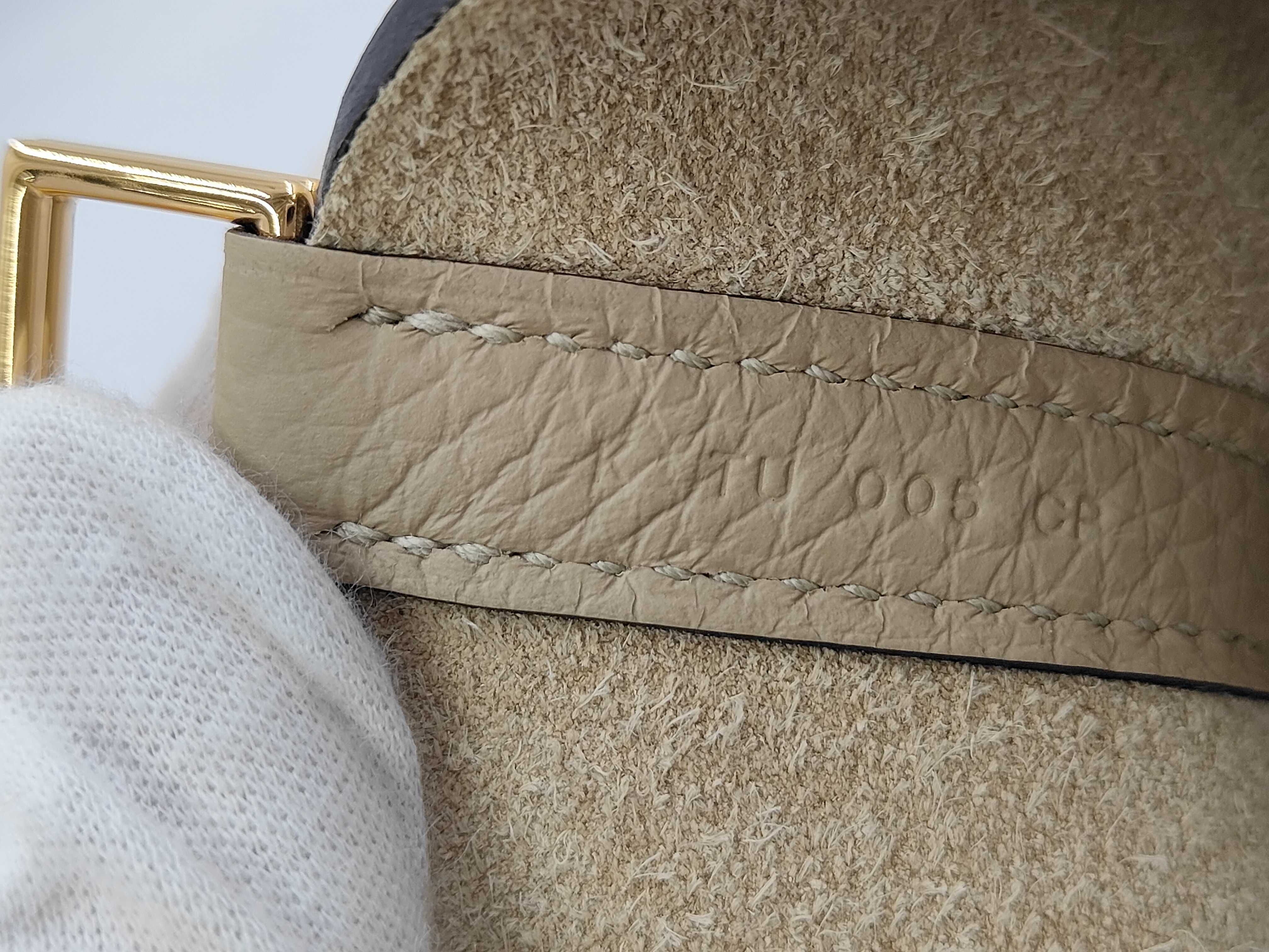 Picotin Lock 18 Trench Handbag, Taurillon Clemence Leather, Gold Hardware, K Stamp — view 10