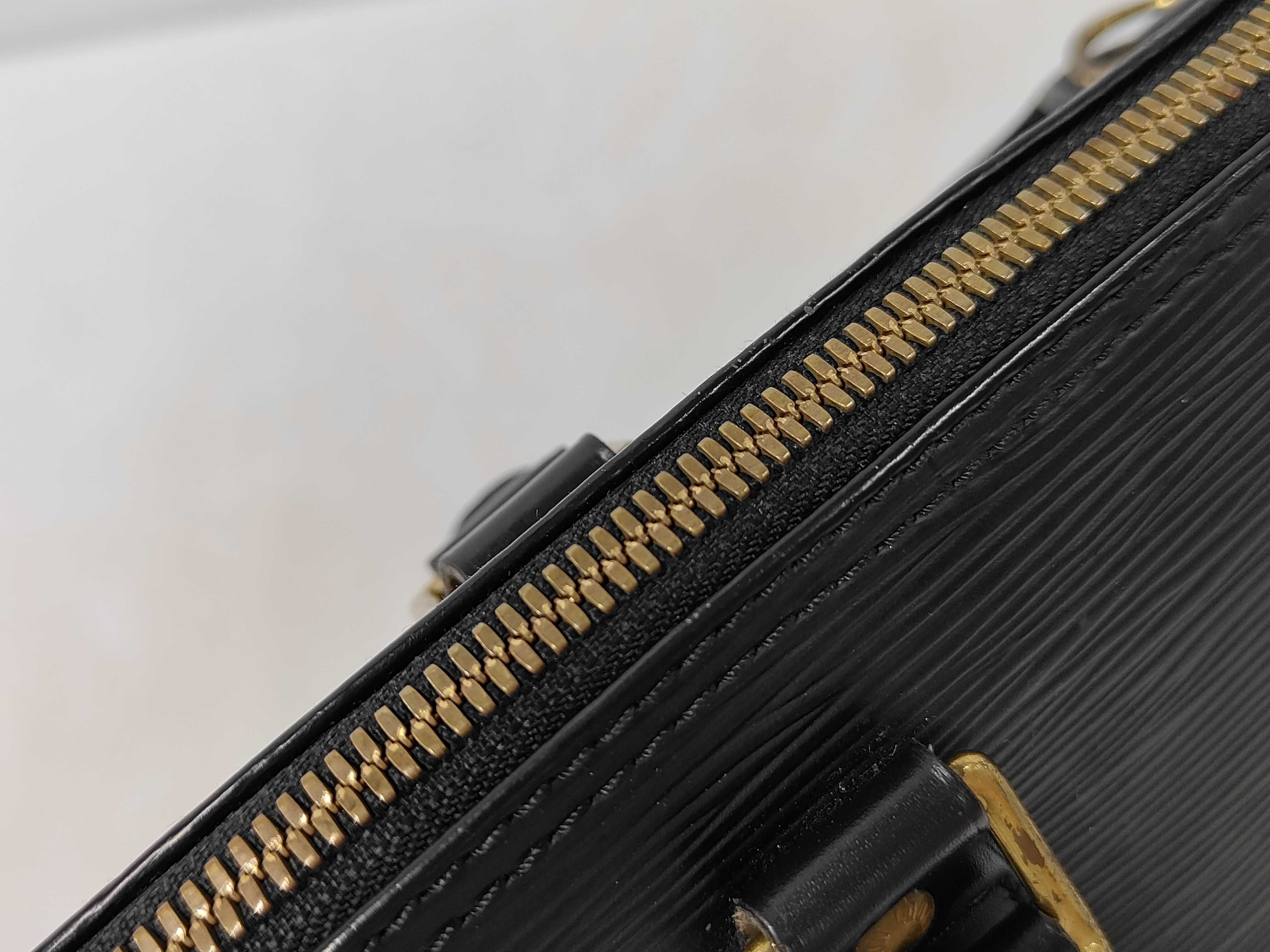 Epi M52142 Alma Noir Handbag — view 8