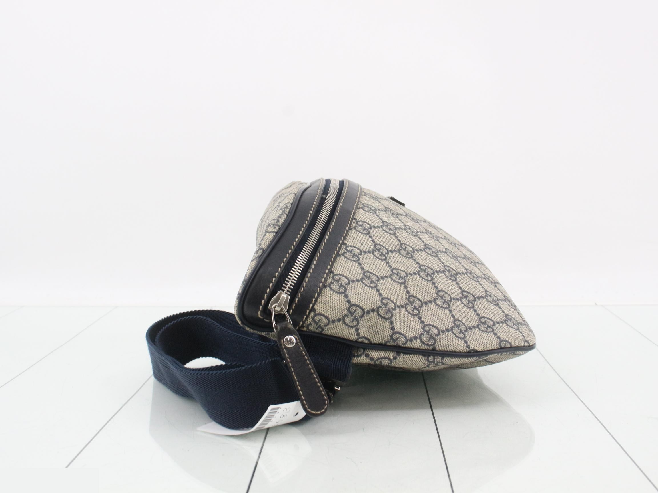 GG Plus Waist Bag, Navy, Silver Hardware, 31 x 20 x 2 cm — view 4