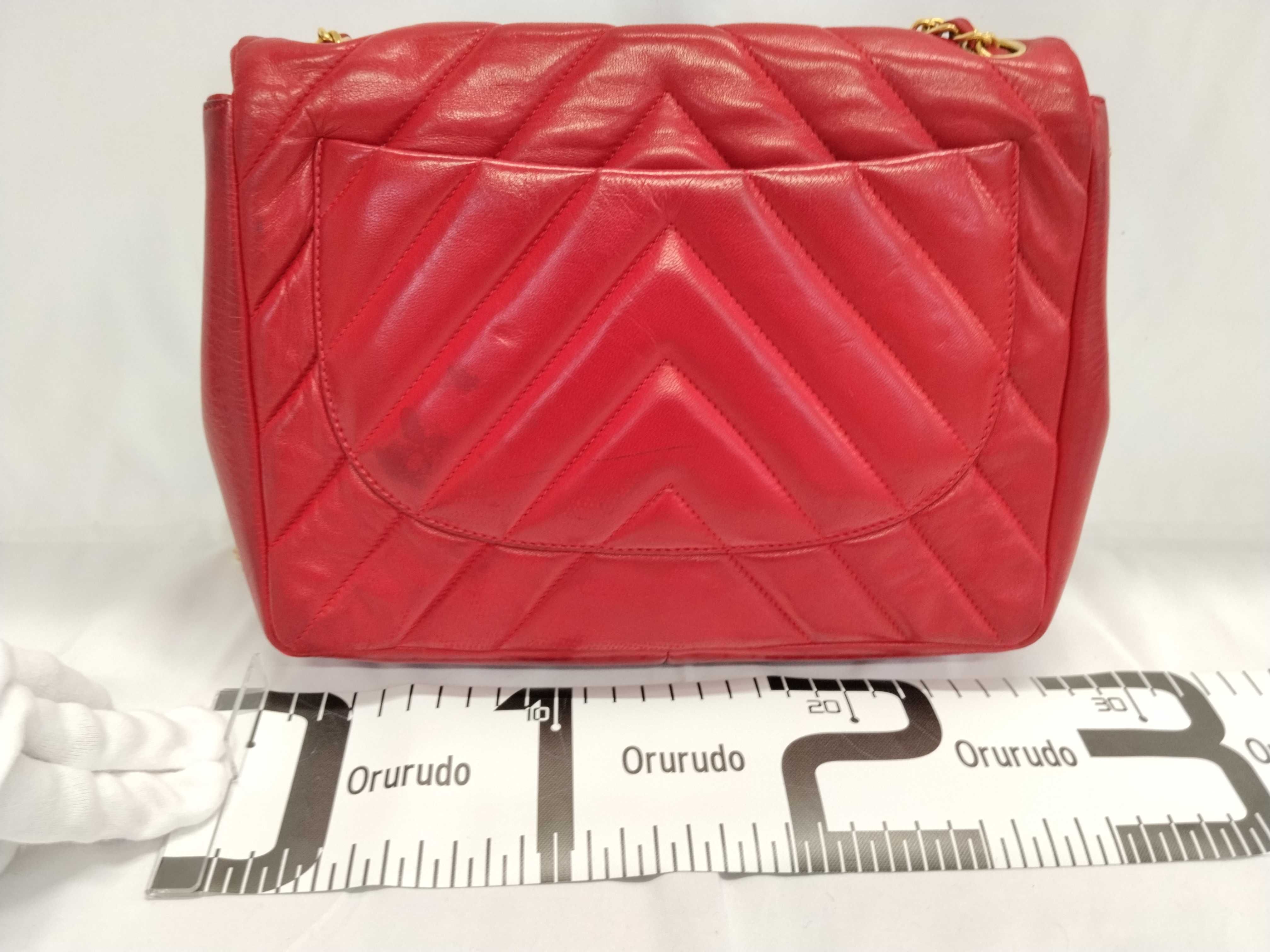 Lambskin V-Stitch Turnlock Chain Shoulder Bag — view 2