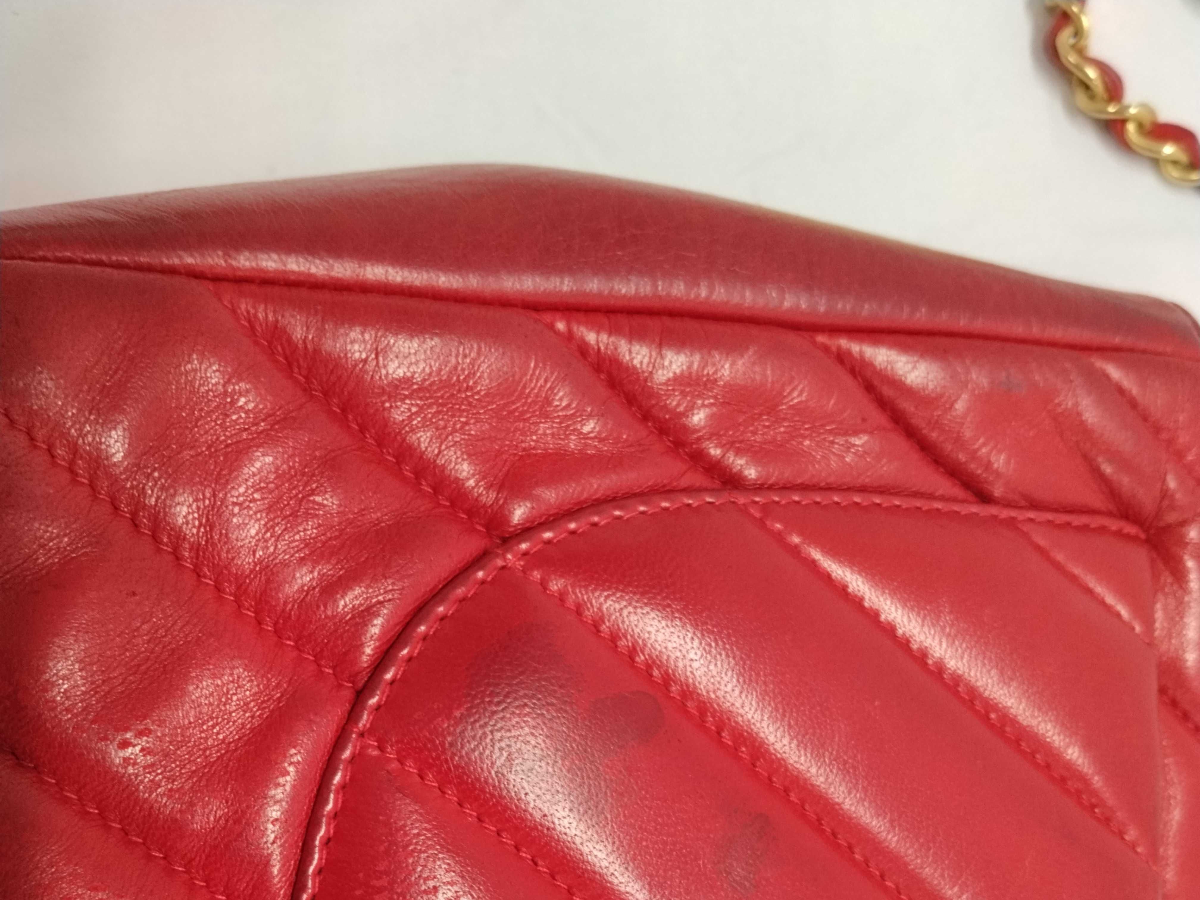 Lambskin V-Stitch Turnlock Chain Shoulder Bag — view 13