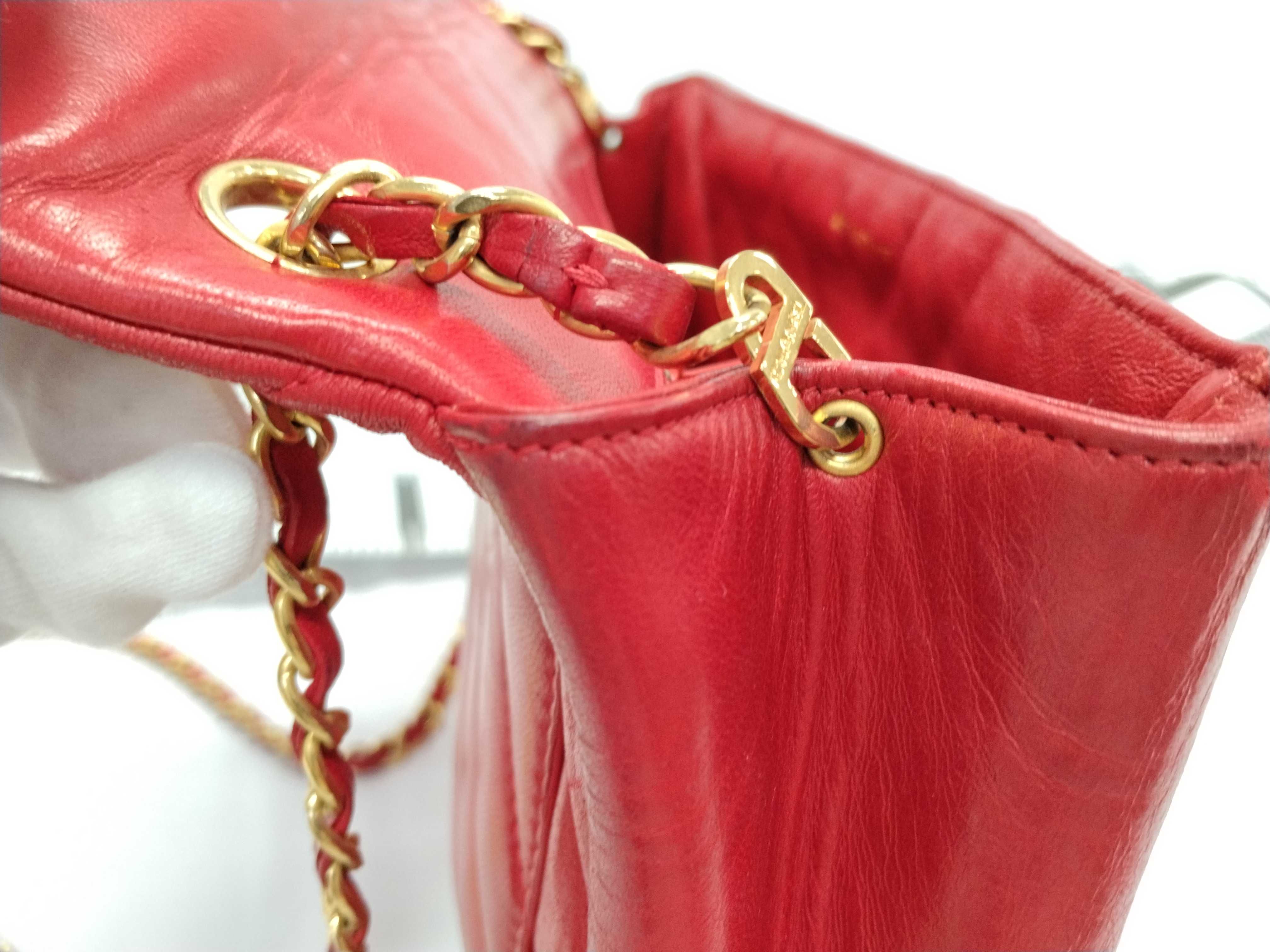 Lambskin V-Stitch Turnlock Chain Shoulder Bag — view 5