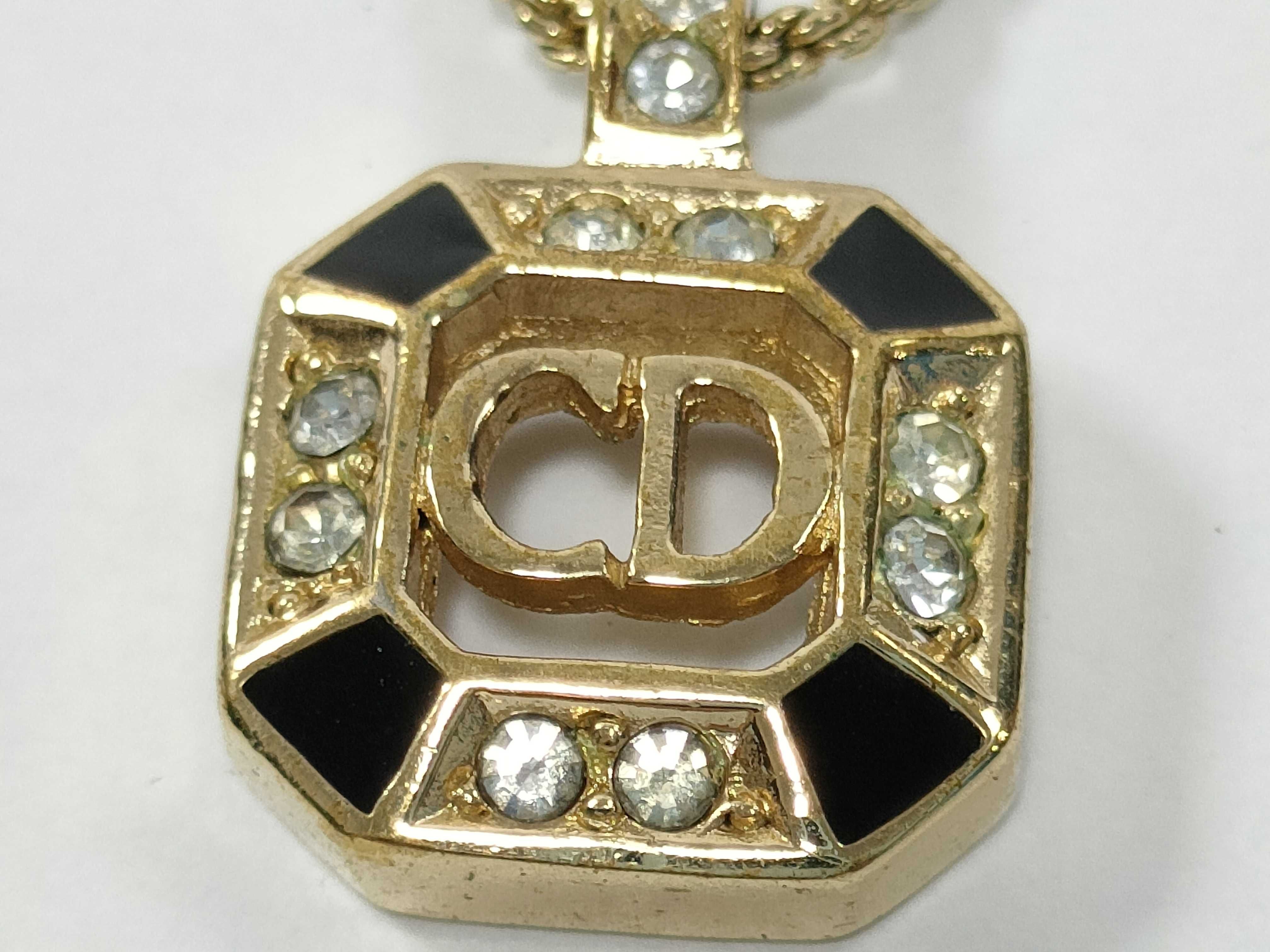 Necklace — view 2