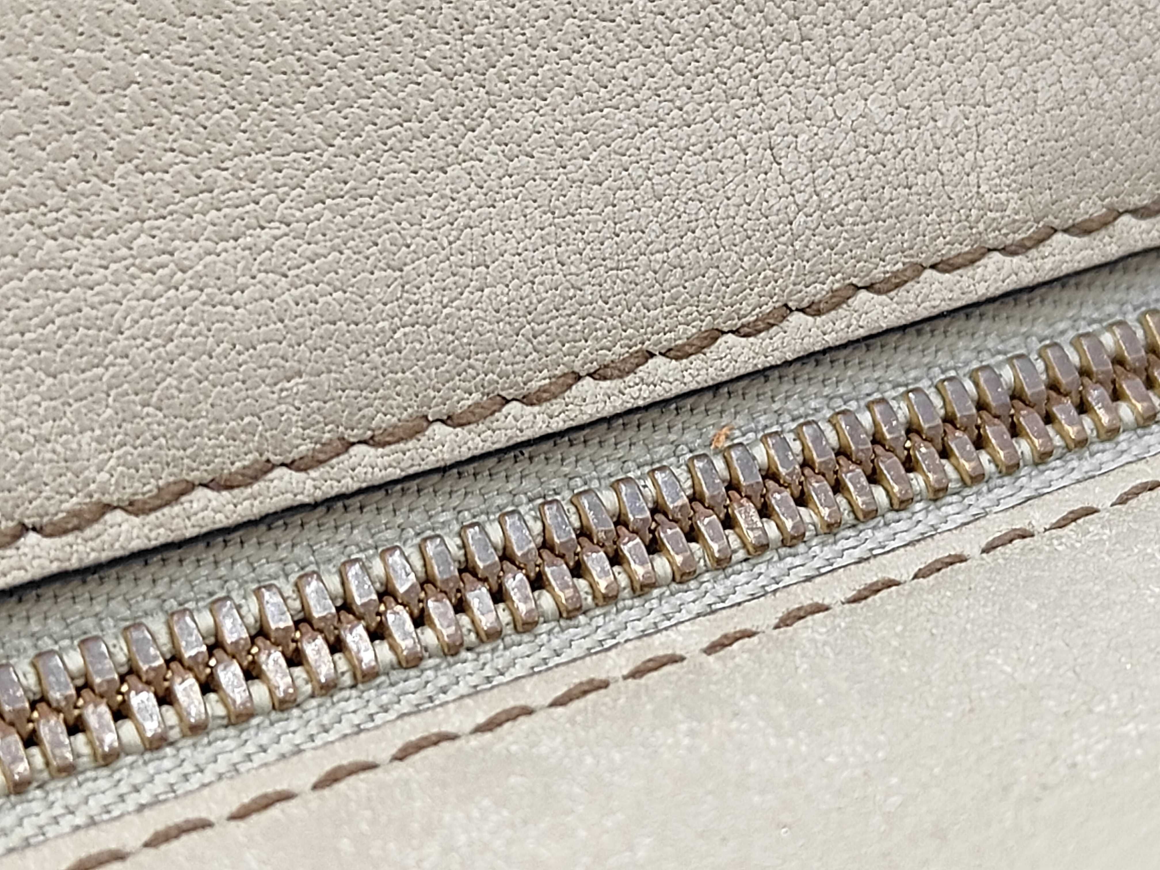 Amazona 23 2-way bag, leather, beige x burgundy, handbag — view 10