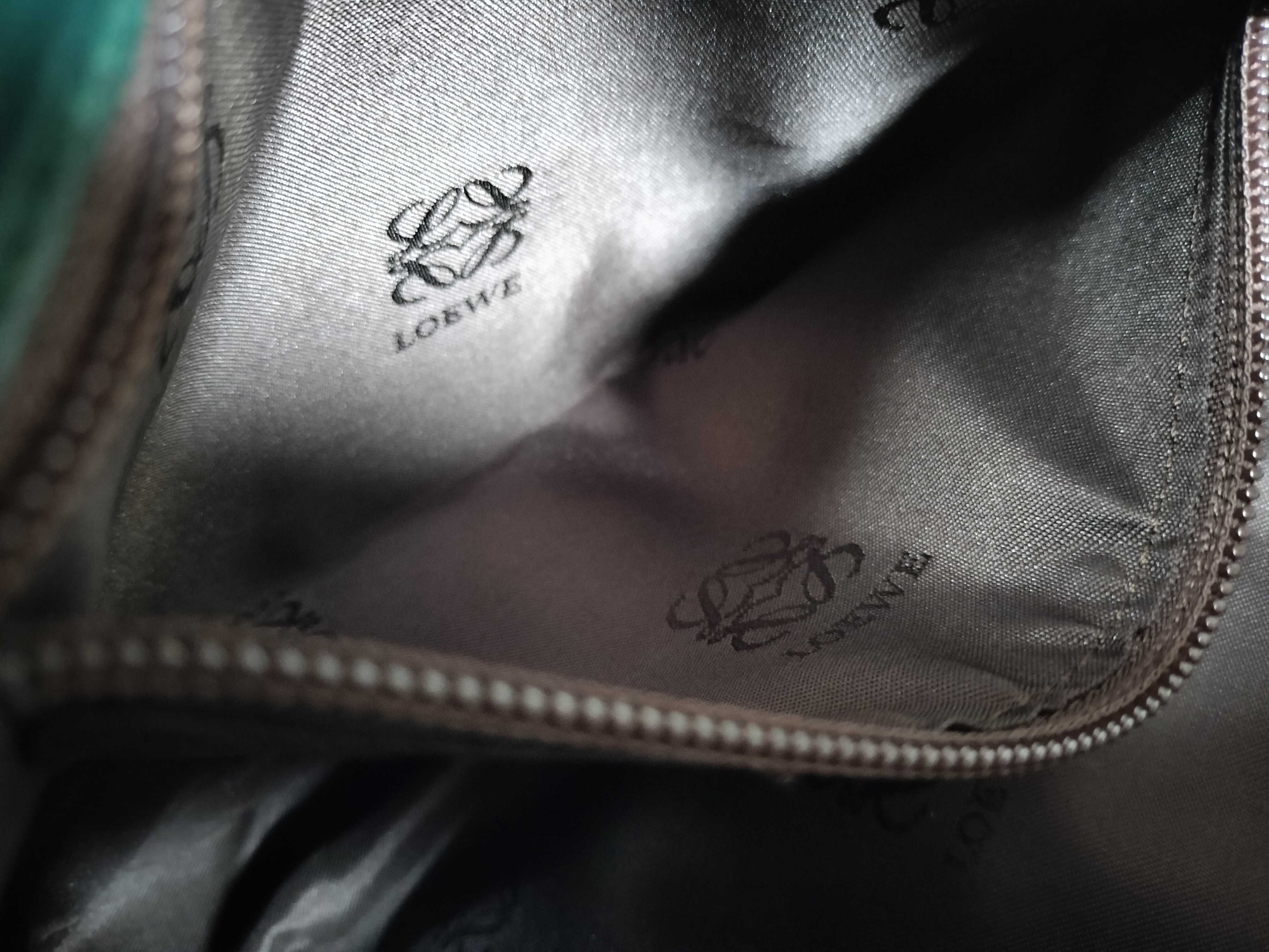 Anagram Leather Shoulder Bag — view 13