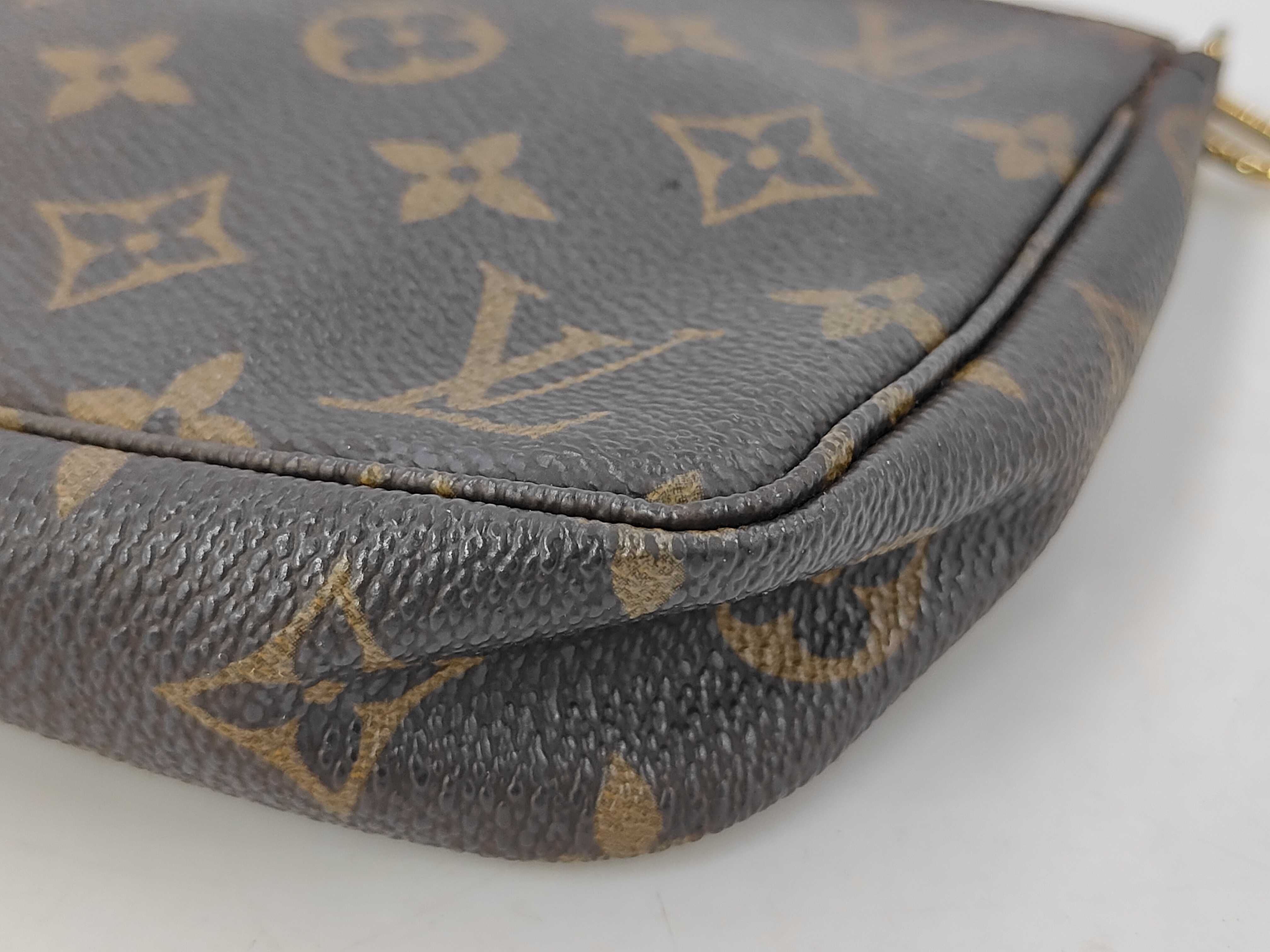 Monogram M40712 Pochette Accessoires Handbag — view 3