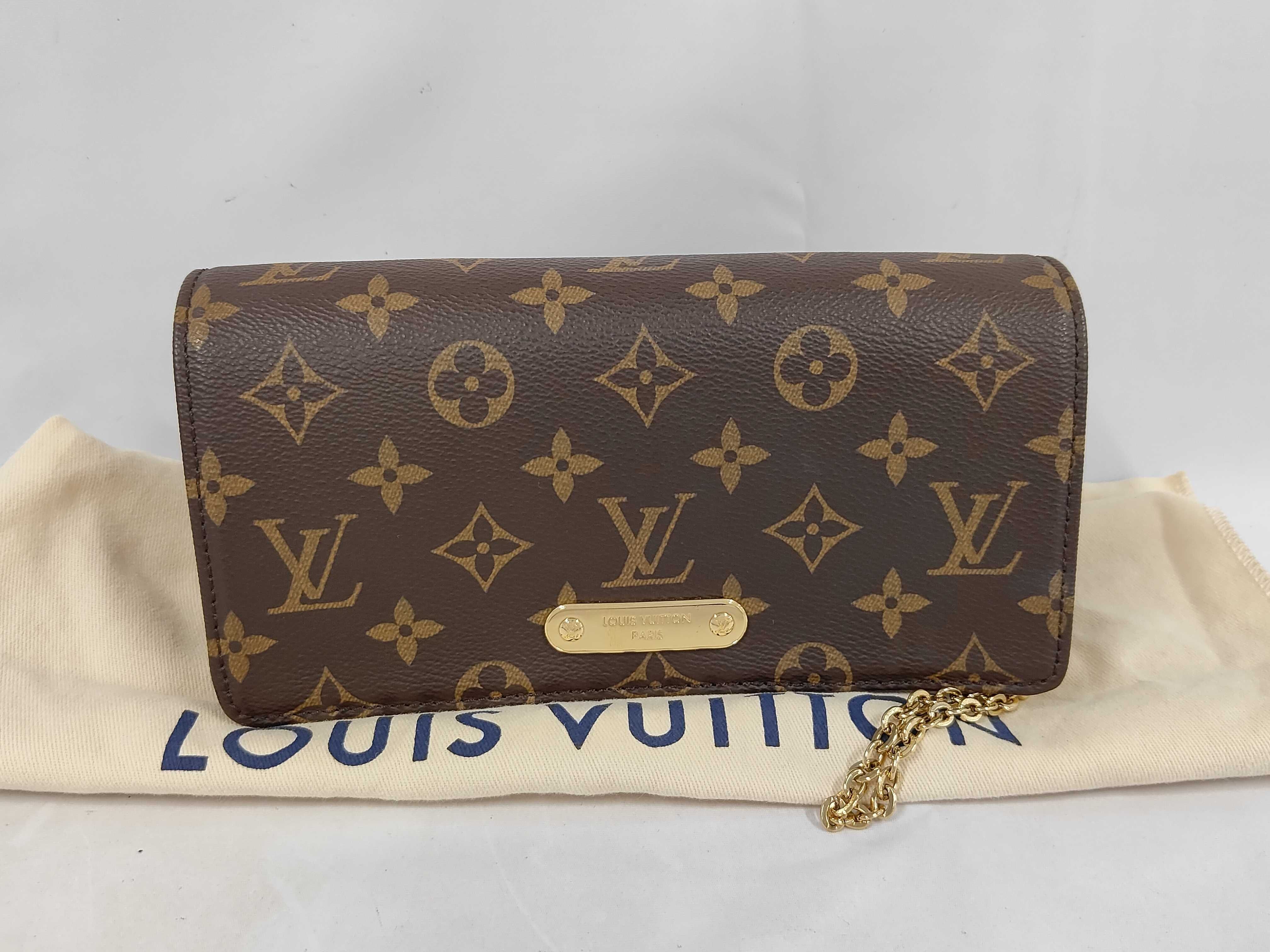 M82509 Chain Lily Shoulder Bag