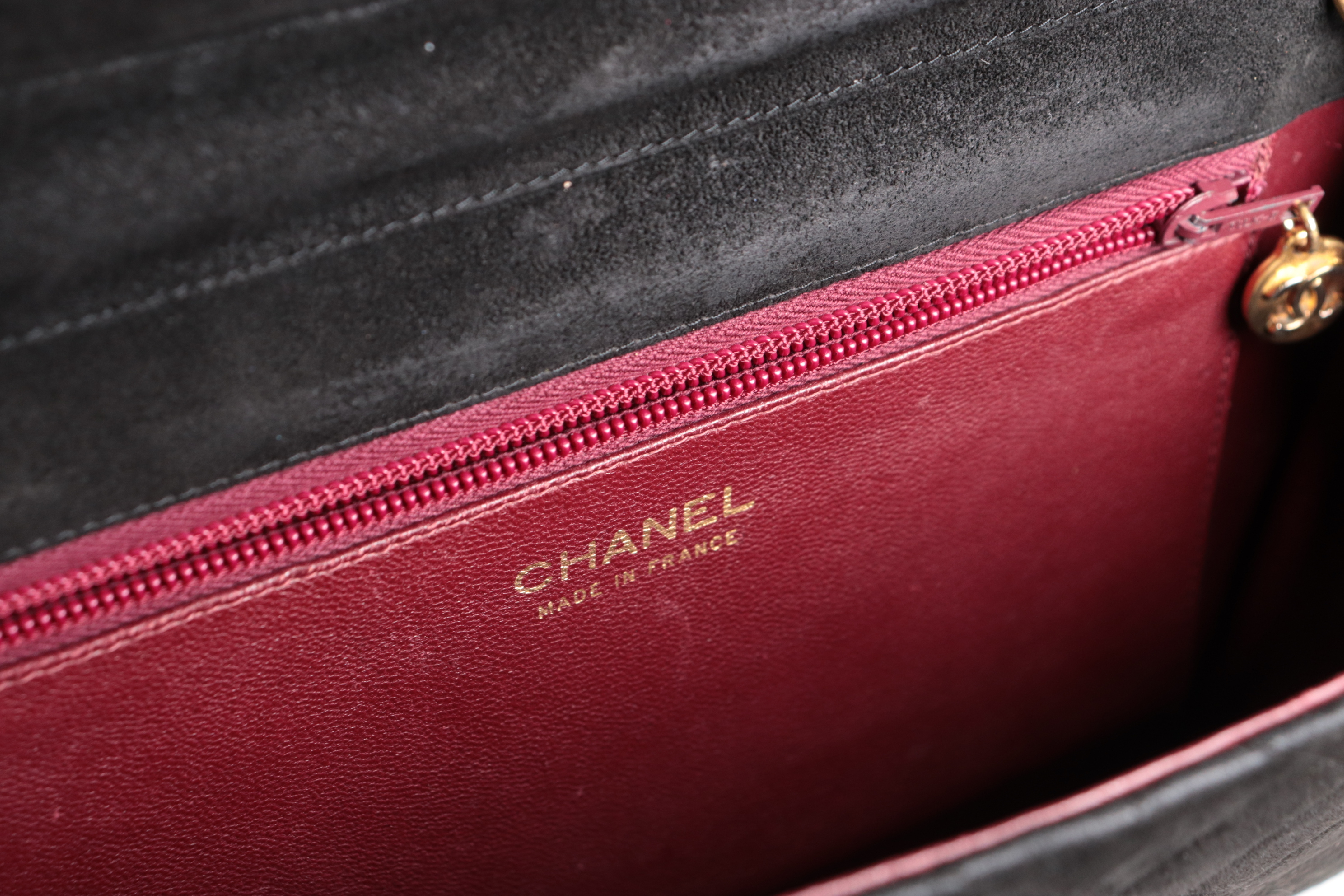 Push-Lock Suede Chain Shoulder Bag (Series 6) — view 9