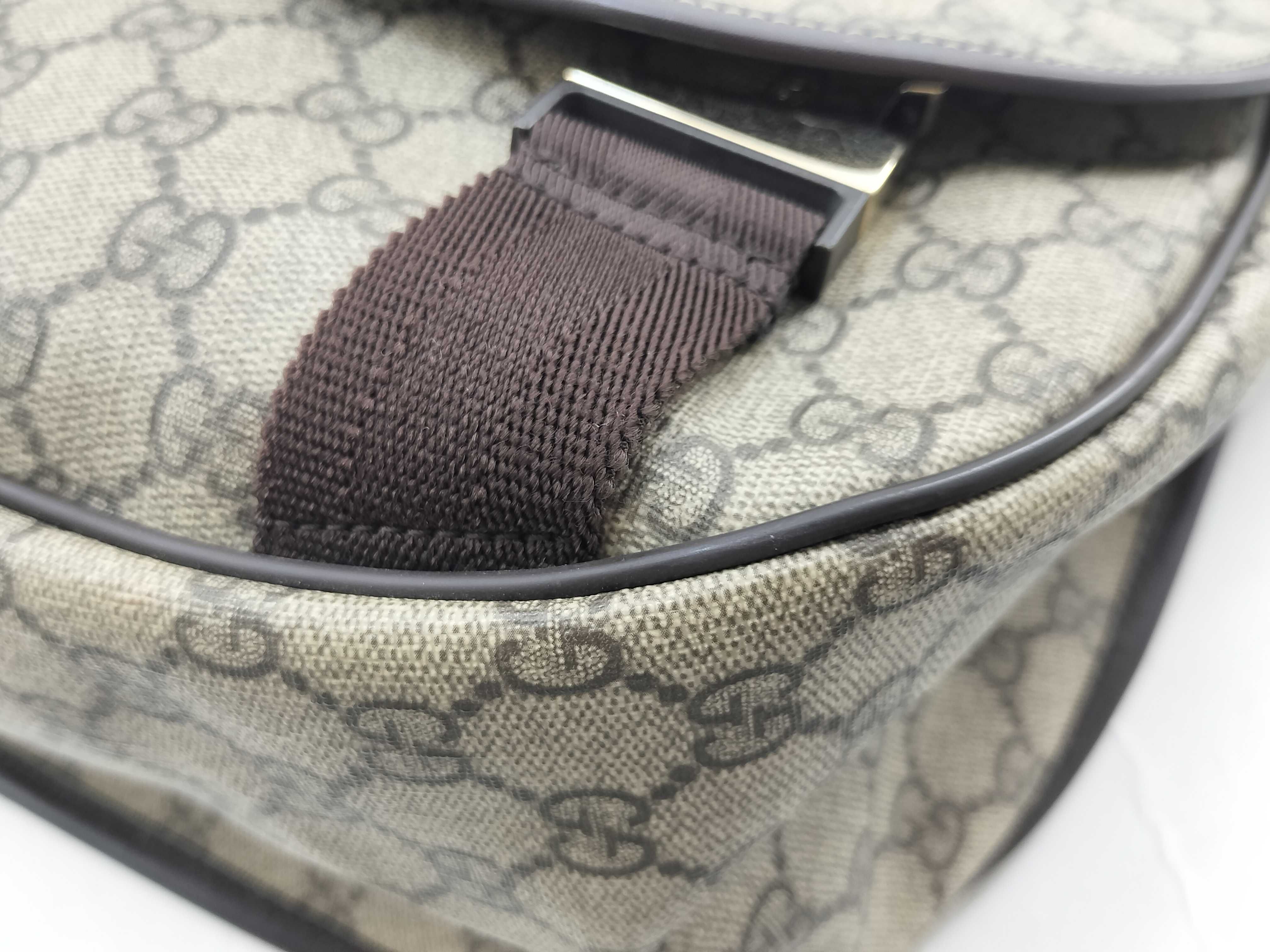 GG Supreme Shoulder Bag — view 4