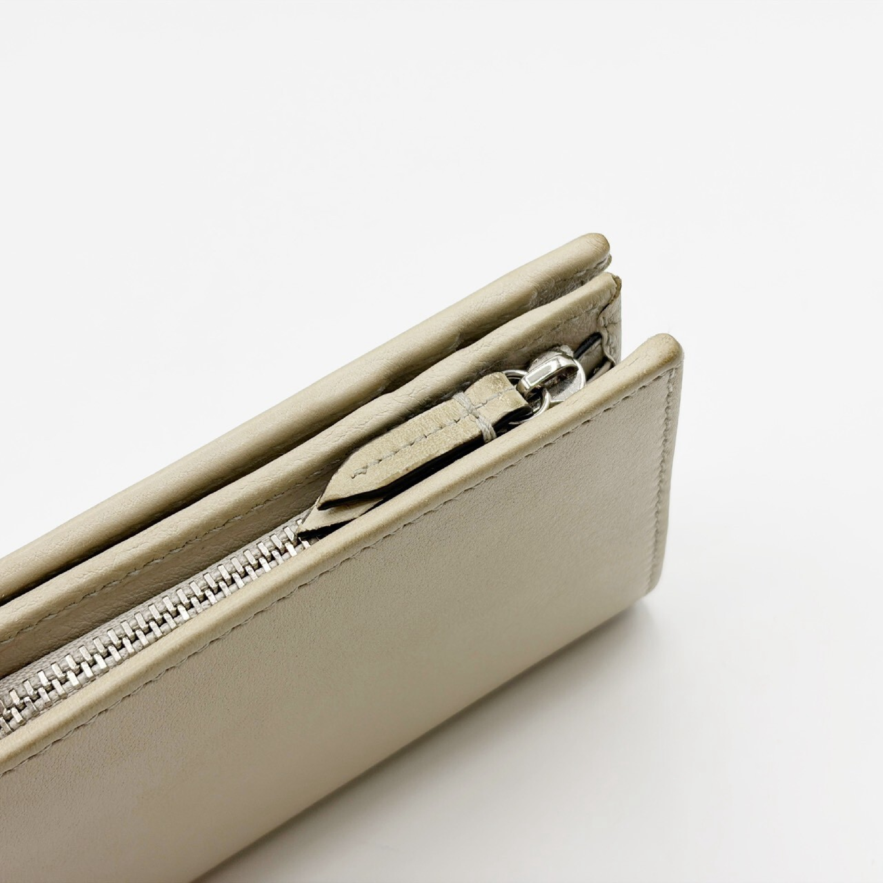 GG Marmont Compact Wallet, Greige — view 5