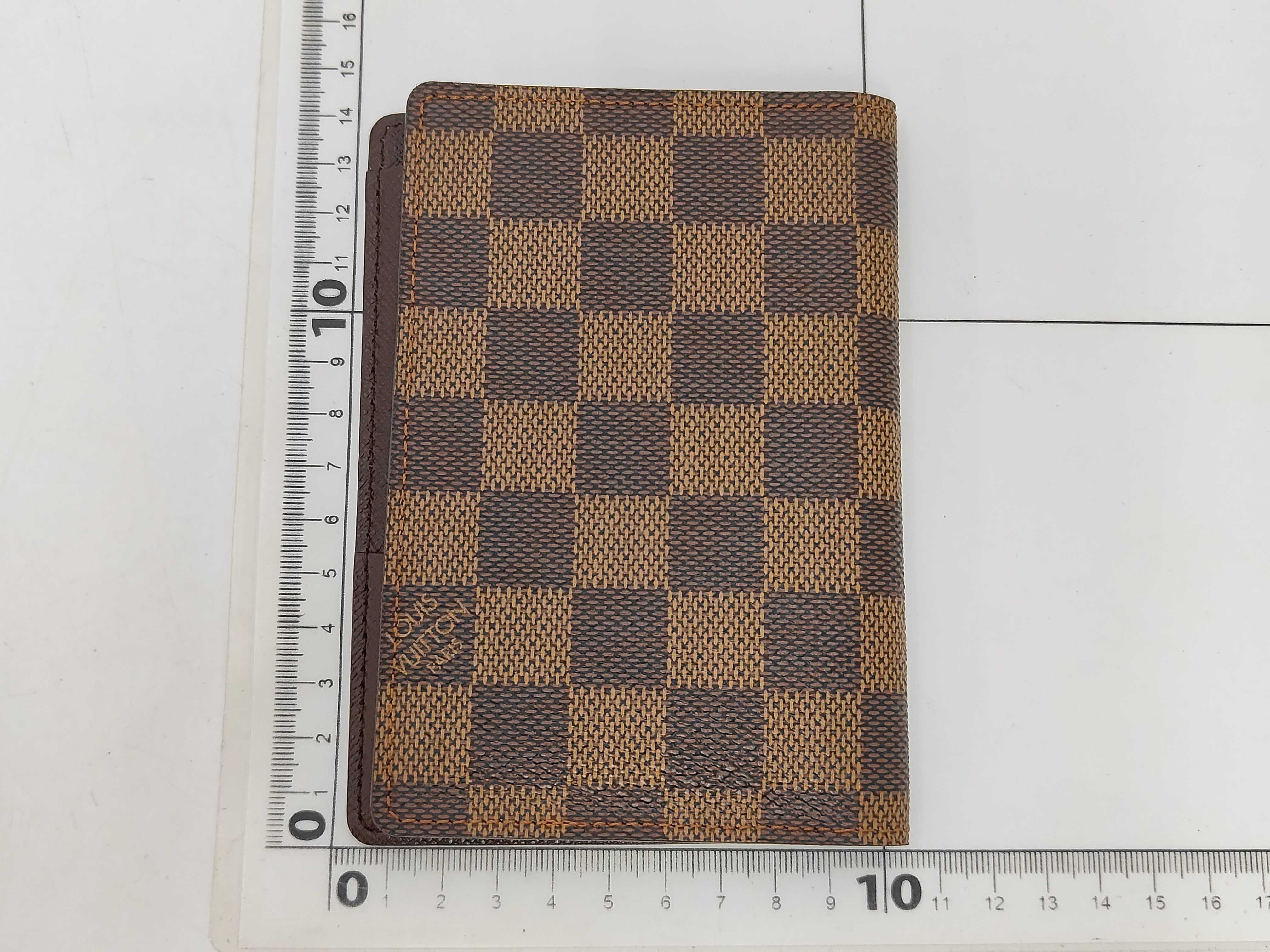 Damier Couverture Passeport CA0042 Billfold — view 2