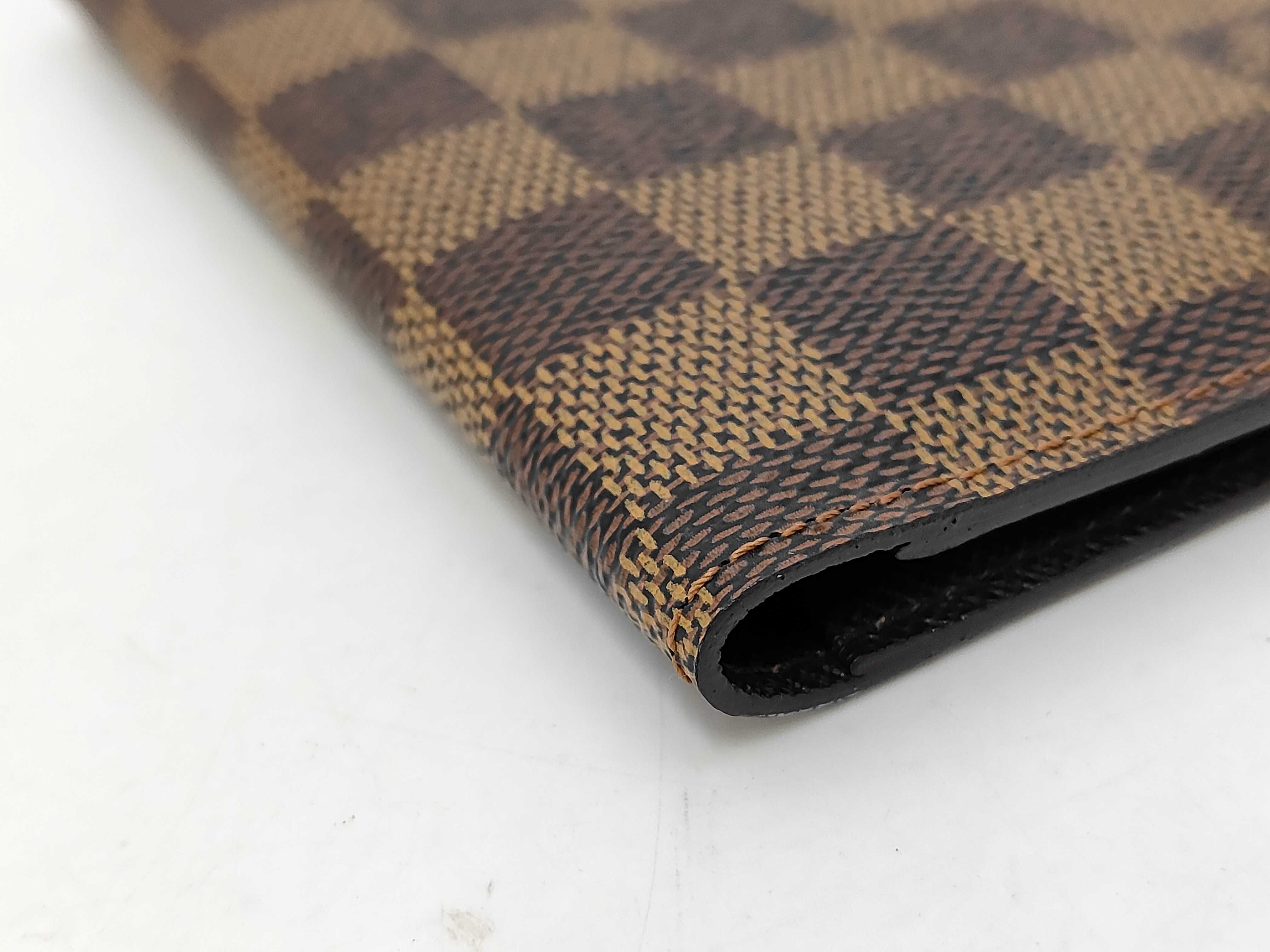 Damier Couverture Passeport CA0042 Billfold — view 4