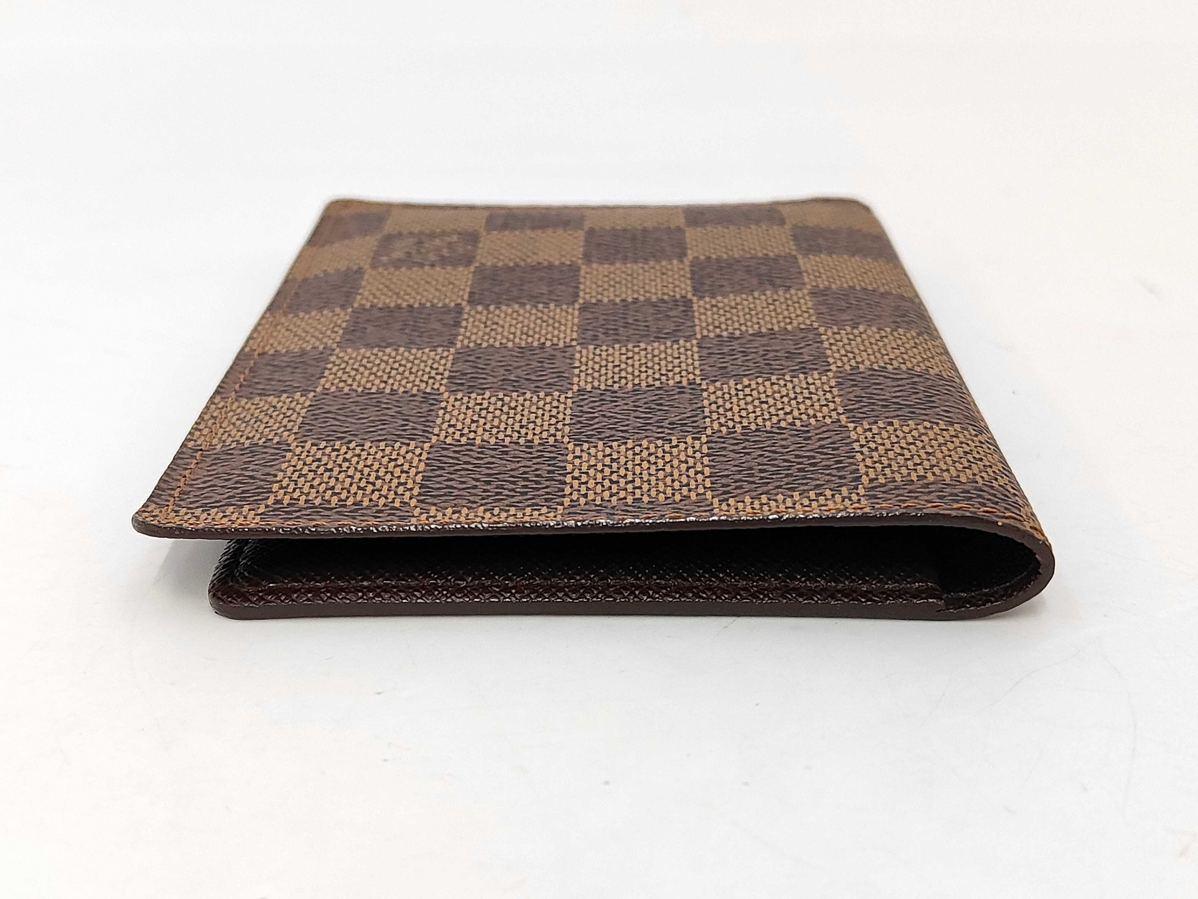 Damier Couverture Passeport CA0042 Billfold — view 6